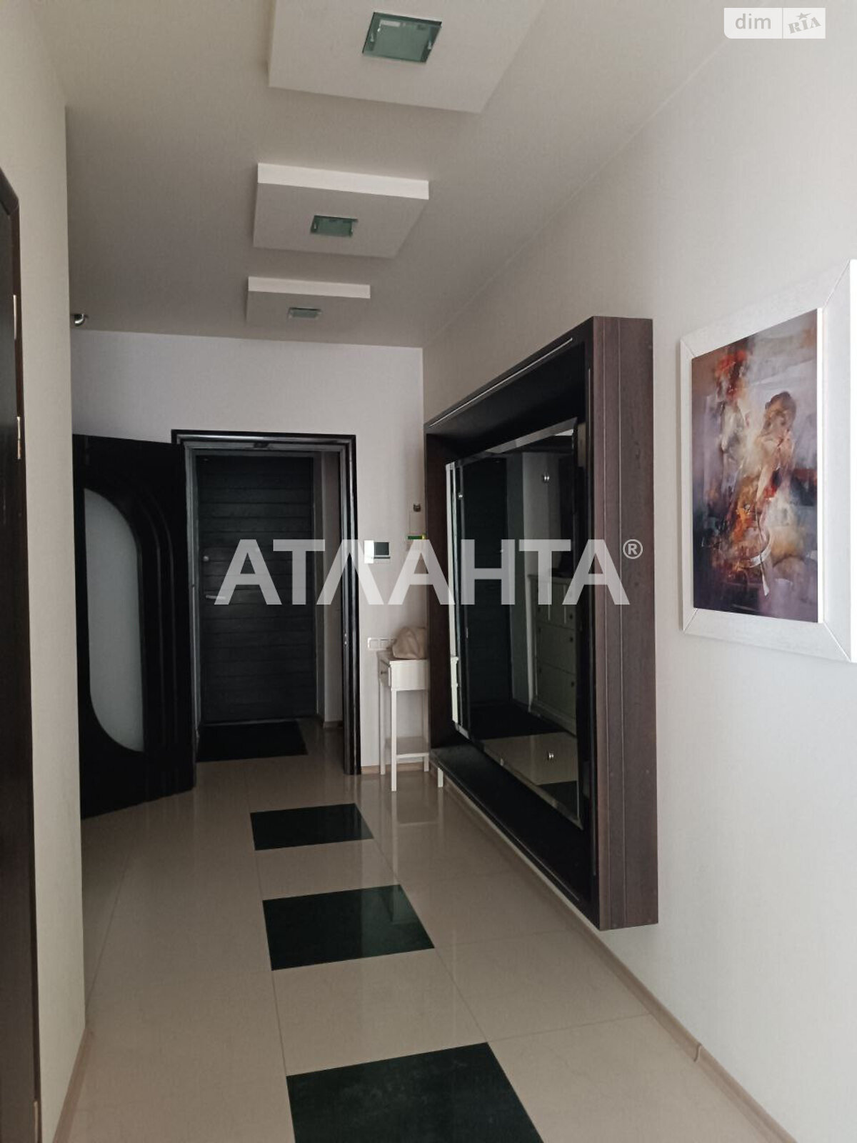 трехэтажный дом, 380 кв. м, газобетон. Продажа в Одессе район Киевский фото 1 трехэтажный дом, 380 кв. м, газобетон. Продажа в Одессе район Киевский фото 1