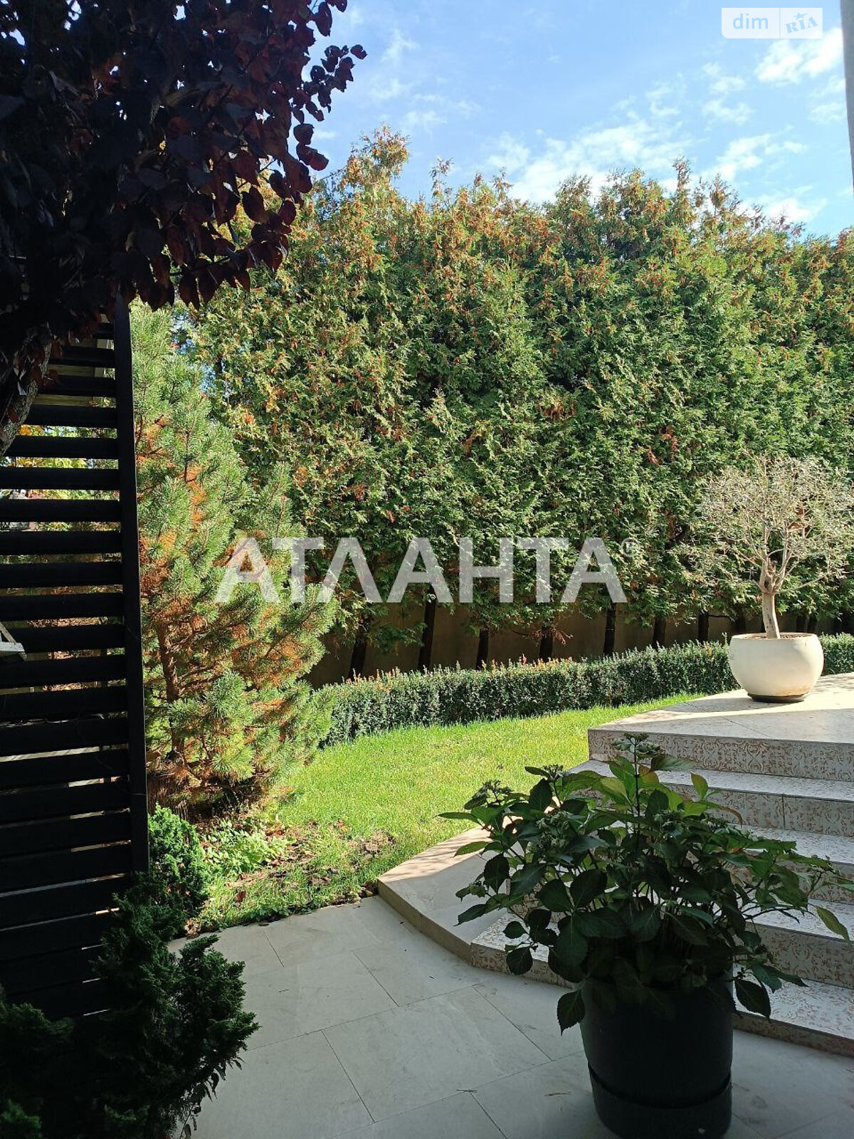 трехэтажный дом, 380 кв. м, газобетон. Продажа в Одессе район Киевский фото 1 трехэтажный дом, 380 кв. м, газобетон. Продажа в Одессе район Киевский фото 1