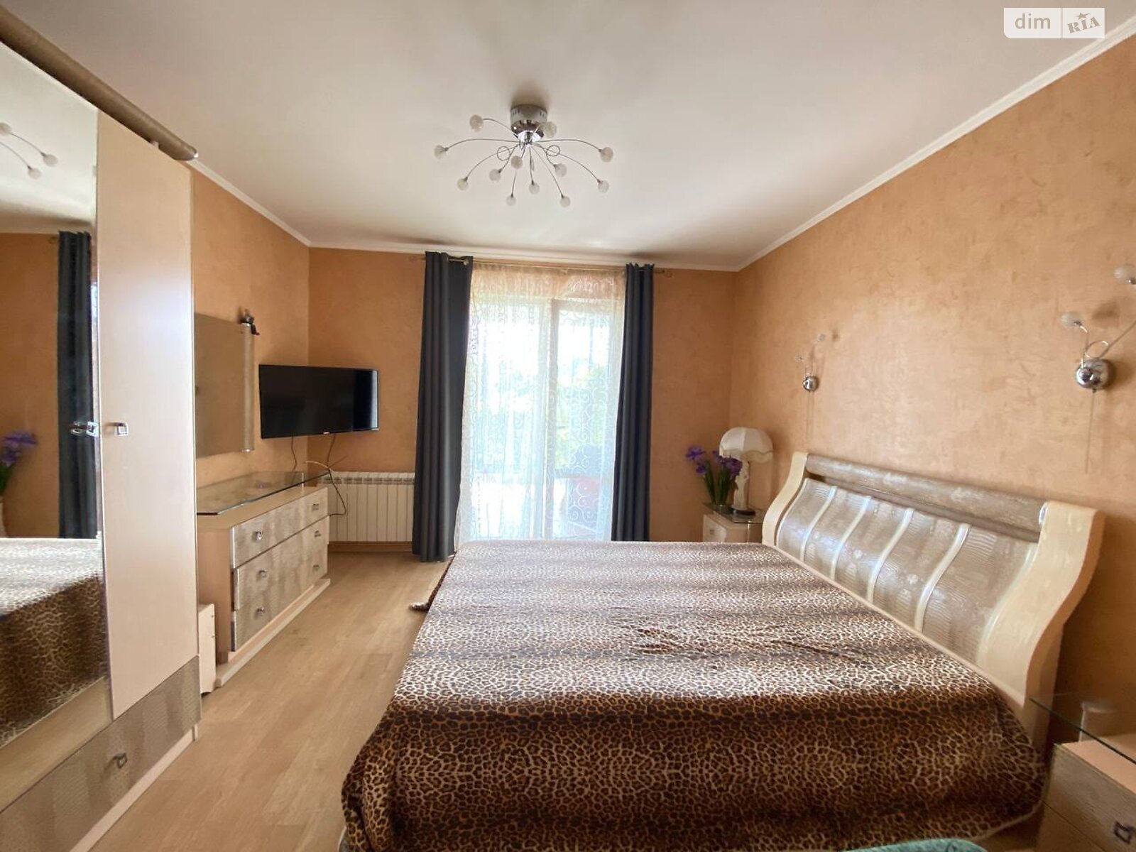 двухэтажный дом с верандой, 240 кв. м, кирпич. Продажа в Одессе район Киевский фото 1 двухэтажный дом с верандой, 240 кв. м, кирпич. Продажа в Одессе район Киевский фото 1