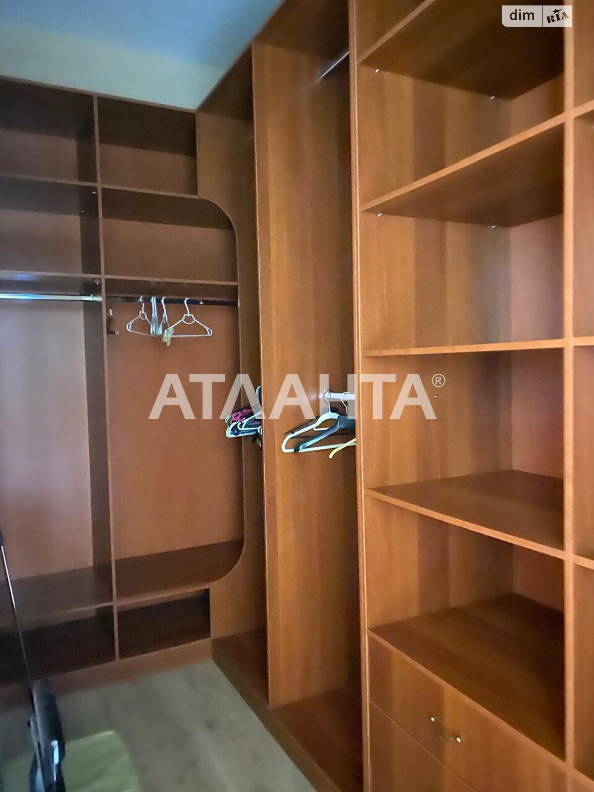 трехэтажный дом беседка, 420 кв. м, ракушечник (ракушняк). Продажа в Одессе район Киевский фото 1 трехэтажный дом беседка, 420 кв. м, ракушечник (ракушняк). Продажа в Одессе район Киевский фото 1