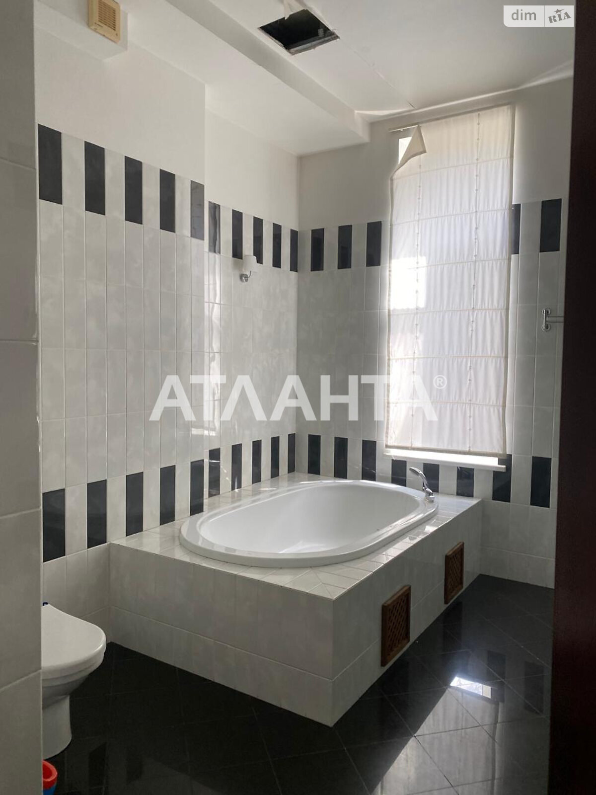 трехэтажный дом беседка, 420 кв. м, ракушечник (ракушняк). Продажа в Одессе район Киевский фото 1 трехэтажный дом беседка, 420 кв. м, ракушечник (ракушняк). Продажа в Одессе район Киевский фото 1