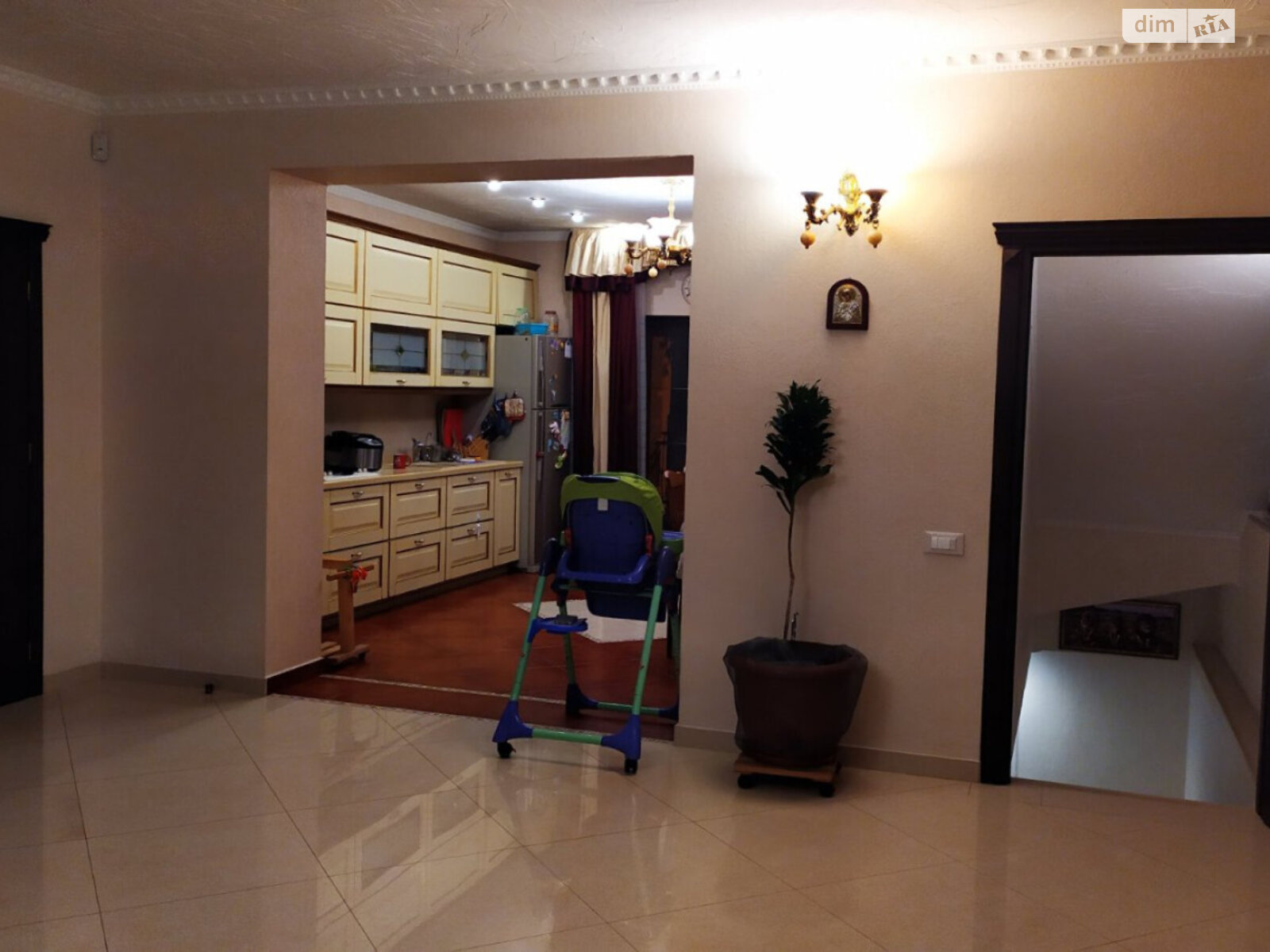 трехэтажный дом, 236 кв. м, ракушечник (ракушняк). Продажа в Одессе район Киевский фото 1 трехэтажный дом, 236 кв. м, ракушечник (ракушняк). Продажа в Одессе район Киевский фото 1