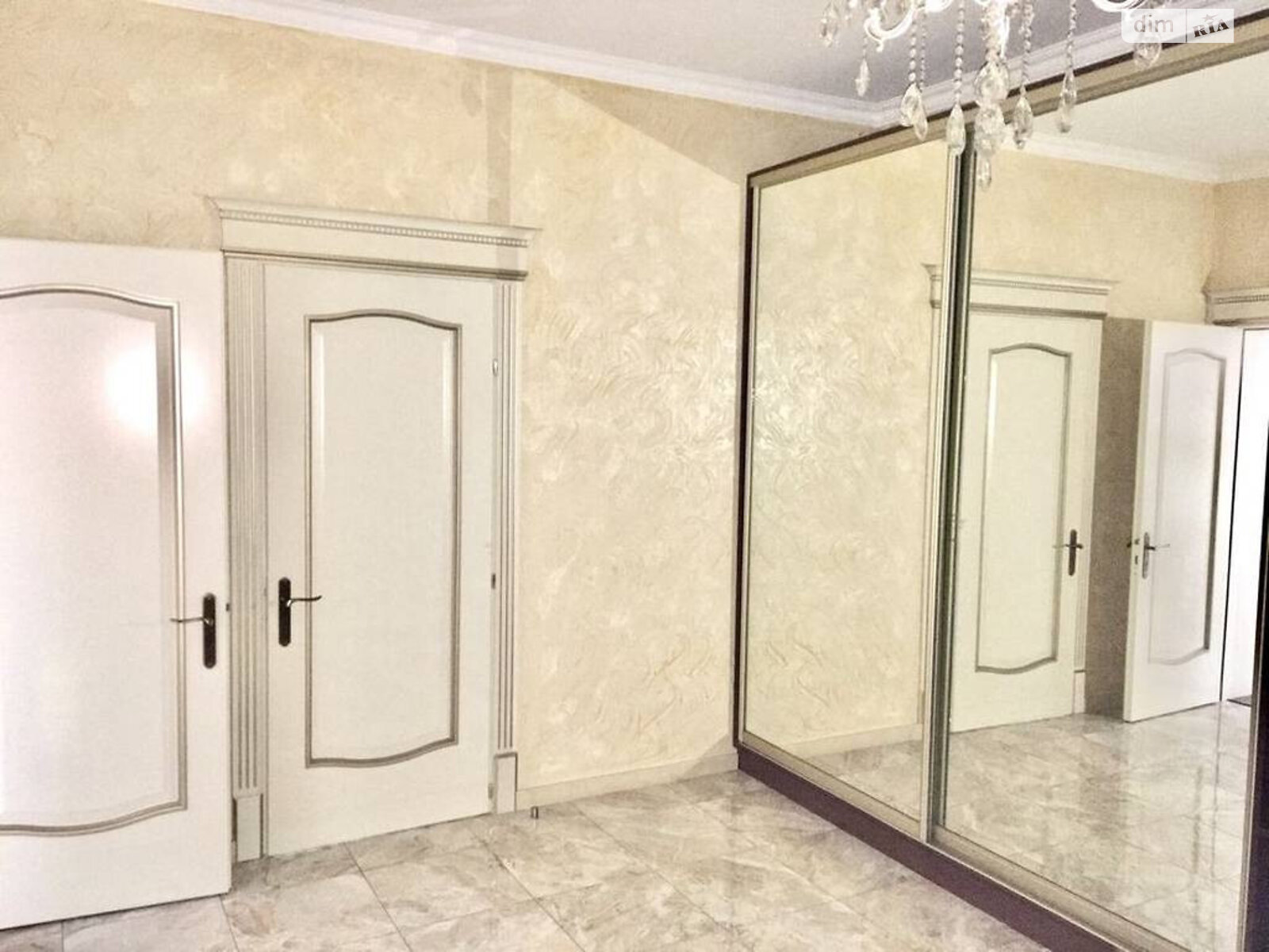 трехэтажный дом, 350 кв. м, кирпич. Продажа в Одессе район Киевский фото 1