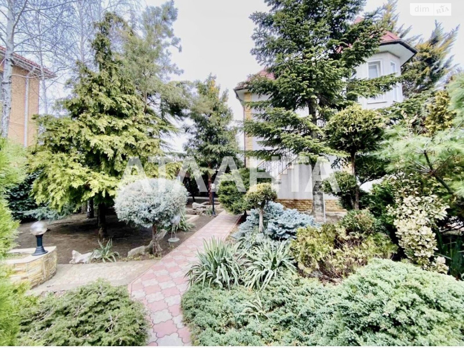 трехэтажный дом, 505 кв. м, ракушечник (ракушняк). Продажа в Одессе район Киевский фото 1 трехэтажный дом, 505 кв. м, ракушечник (ракушняк). Продажа в Одессе район Киевский фото 1
