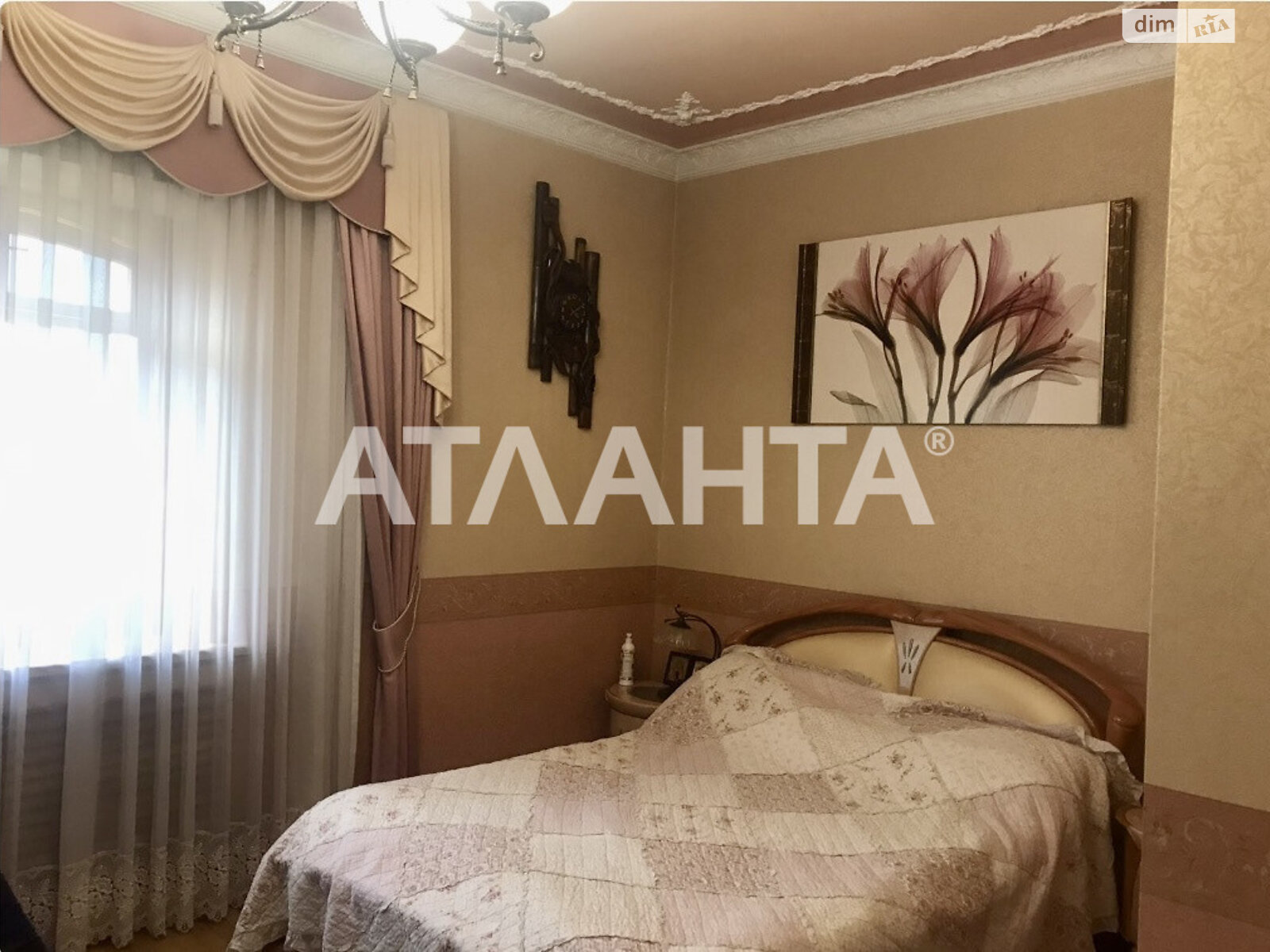 трехэтажный дом, 505 кв. м, ракушечник (ракушняк). Продажа в Одессе район Киевский фото 1 трехэтажный дом, 505 кв. м, ракушечник (ракушняк). Продажа в Одессе район Киевский фото 1