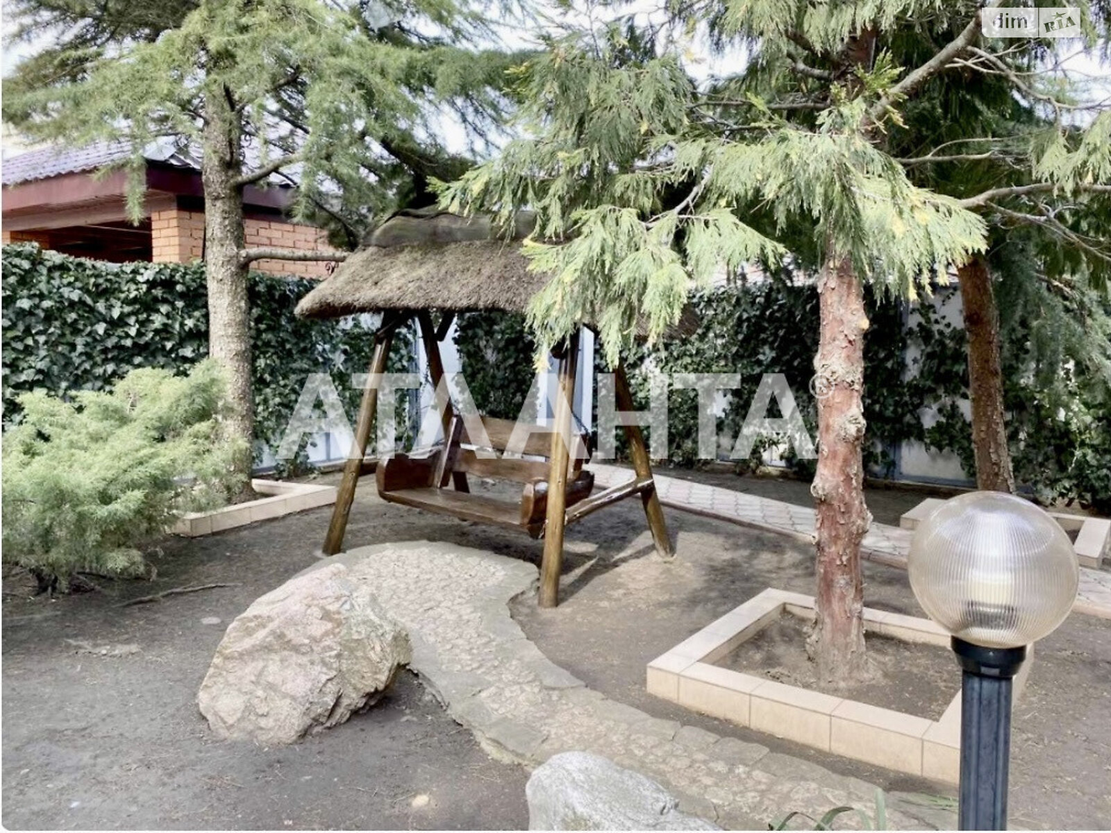 трехэтажный дом, 505 кв. м, ракушечник (ракушняк). Продажа в Одессе район Киевский фото 1 трехэтажный дом, 505 кв. м, ракушечник (ракушняк). Продажа в Одессе район Киевский фото 1