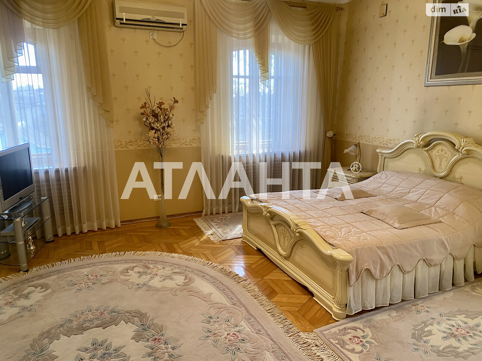 трехэтажный дом, 505 кв. м, ракушечник (ракушняк). Продажа в Одессе район Киевский фото 1 трехэтажный дом, 505 кв. м, ракушечник (ракушняк). Продажа в Одессе район Киевский фото 1