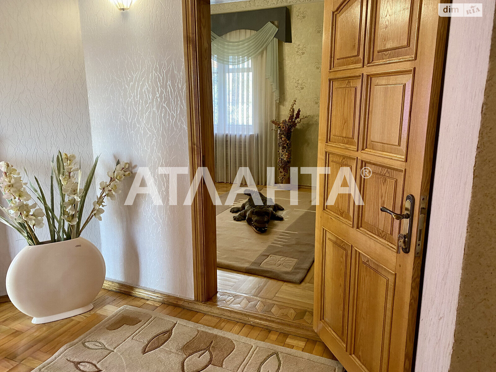 трехэтажный дом, 505 кв. м, ракушечник (ракушняк). Продажа в Одессе район Киевский фото 1 трехэтажный дом, 505 кв. м, ракушечник (ракушняк). Продажа в Одессе район Киевский фото 1