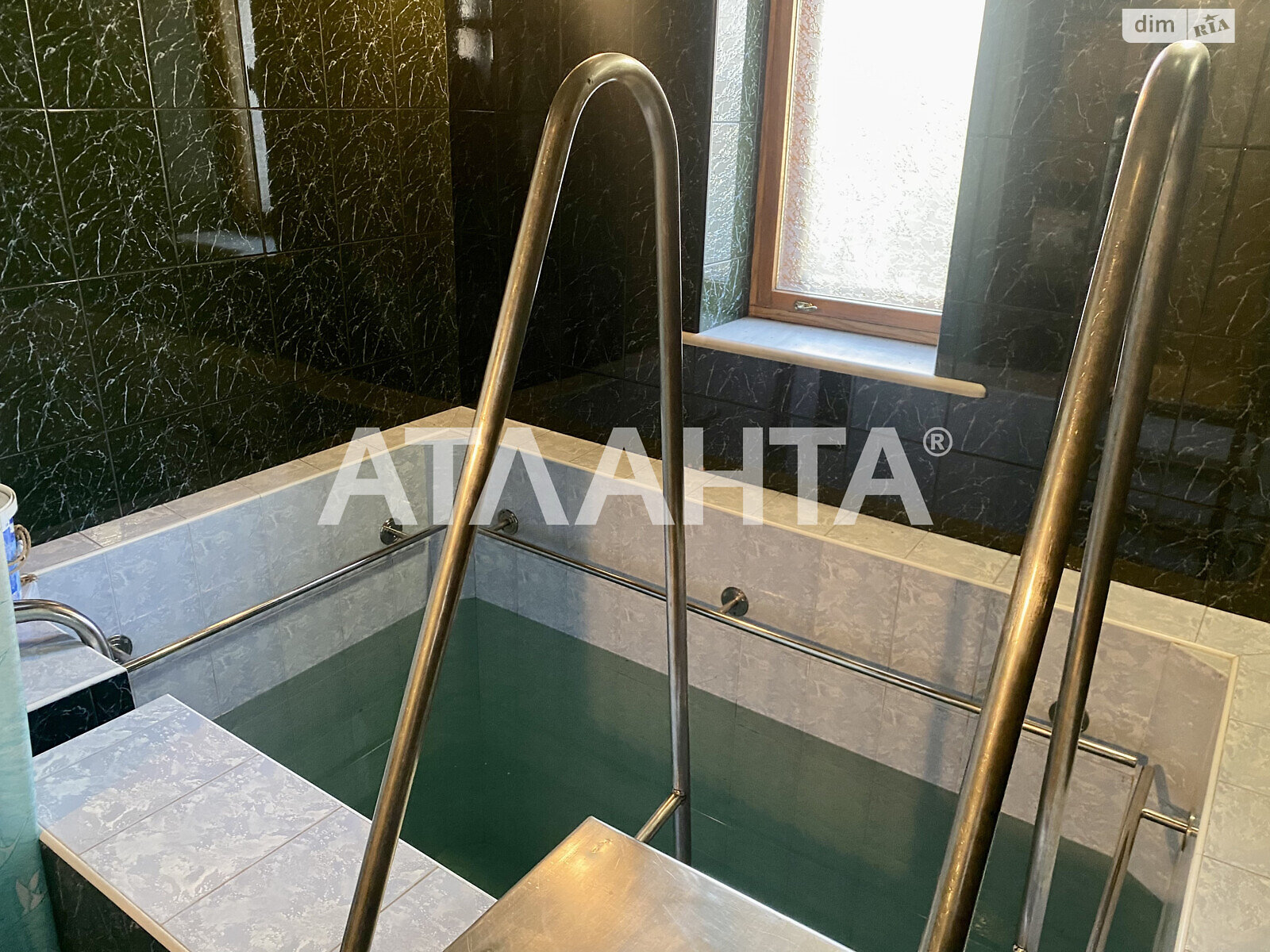 трехэтажный дом, 505 кв. м, ракушечник (ракушняк). Продажа в Одессе район Киевский фото 1 трехэтажный дом, 505 кв. м, ракушечник (ракушняк). Продажа в Одессе район Киевский фото 1