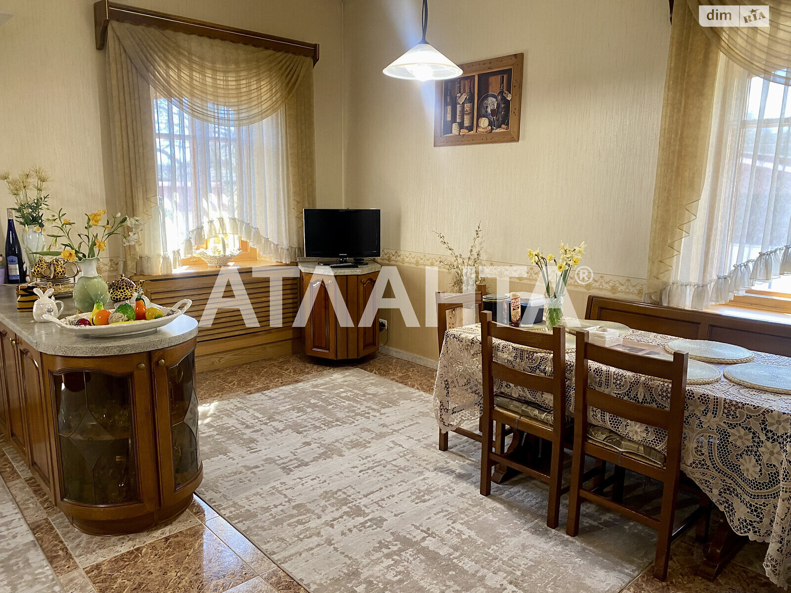 трехэтажный дом, 505 кв. м, ракушечник (ракушняк). Продажа в Одессе район Киевский фото 1 трехэтажный дом, 505 кв. м, ракушечник (ракушняк). Продажа в Одессе район Киевский фото 1
