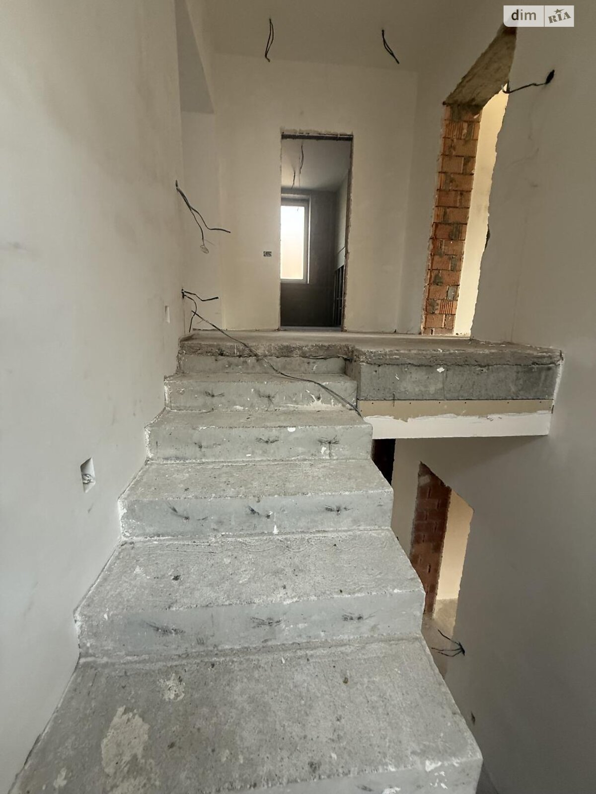 трехэтажный дом с гаражом, 291 кв. м, кирпич. Продажа в Одессе район Курсаки фото 1 трехэтажный дом с гаражом, 291 кв. м, кирпич. Продажа в Одессе район Курсаки фото 1