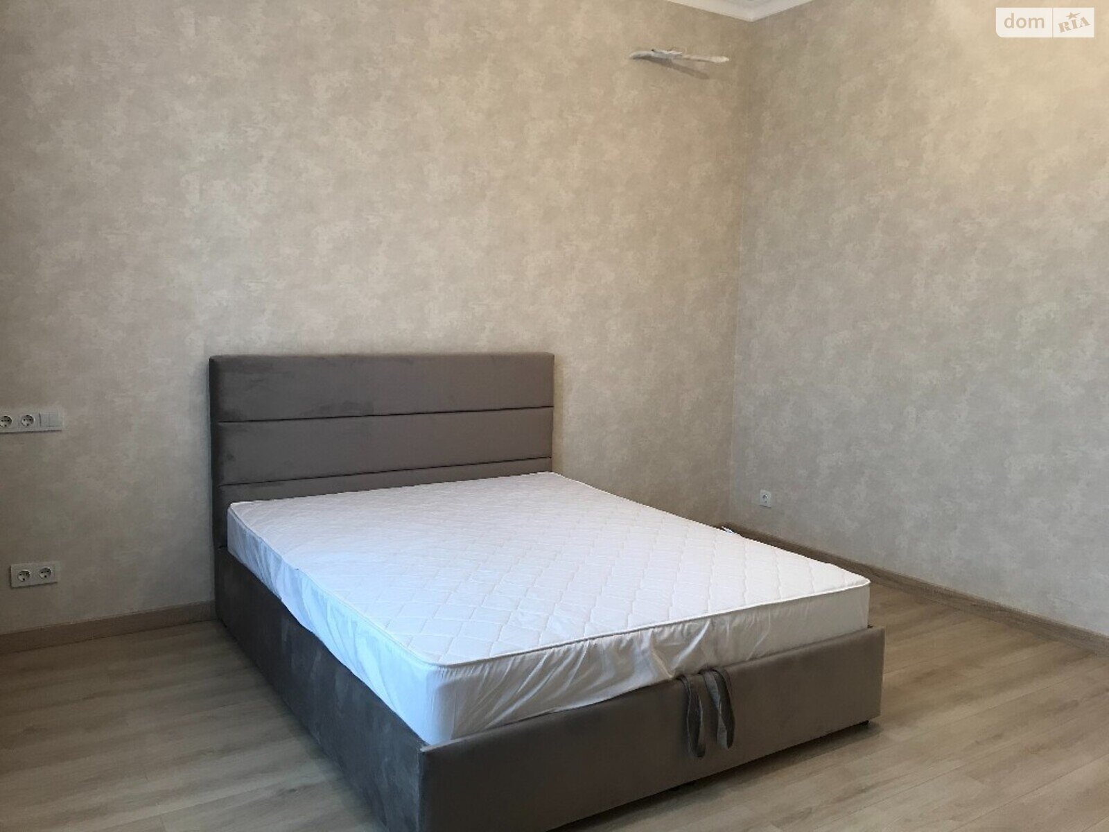 двоповерховий будинок з балконом, 200 кв. м, кирпич. Продаж у Ліски фото 1