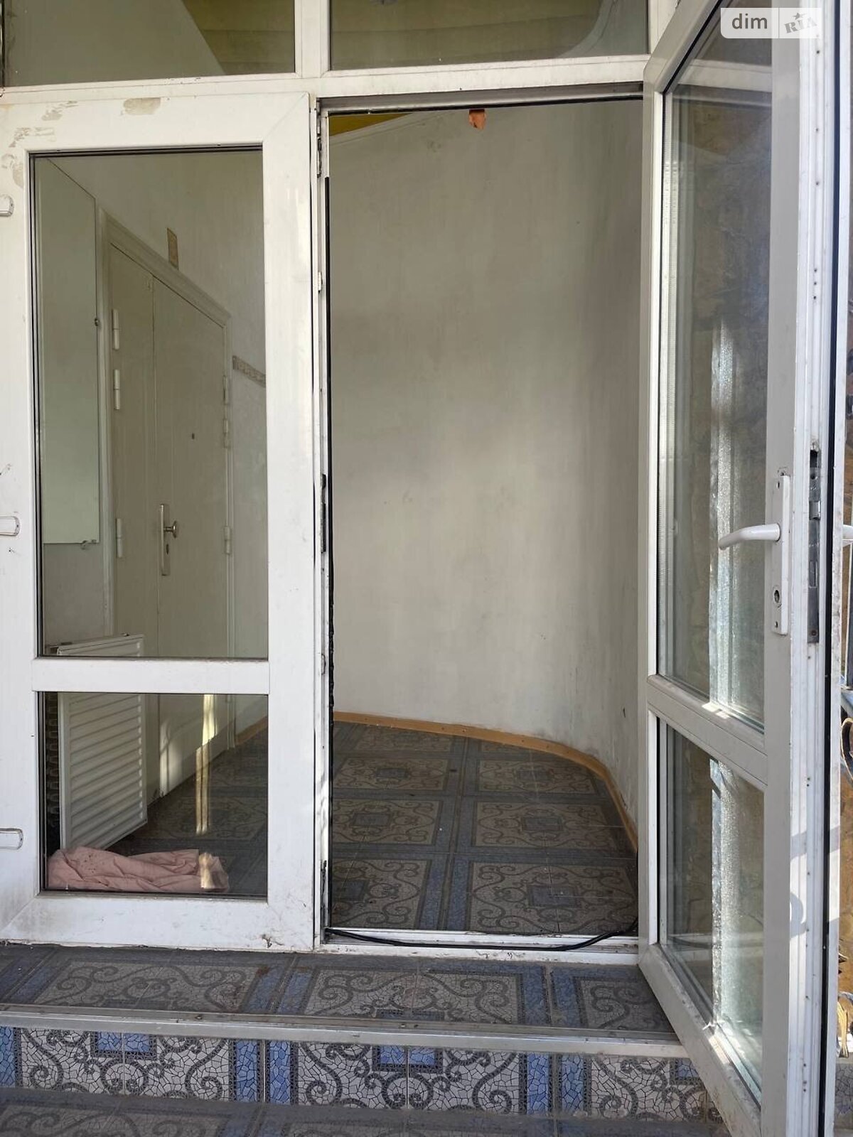 трехэтажный дом с верандой, 320 кв. м, кирпич. Продажа в Одессе фото 1 трехэтажный дом с верандой, 320 кв. м, кирпич. Продажа в Одессе фото 1