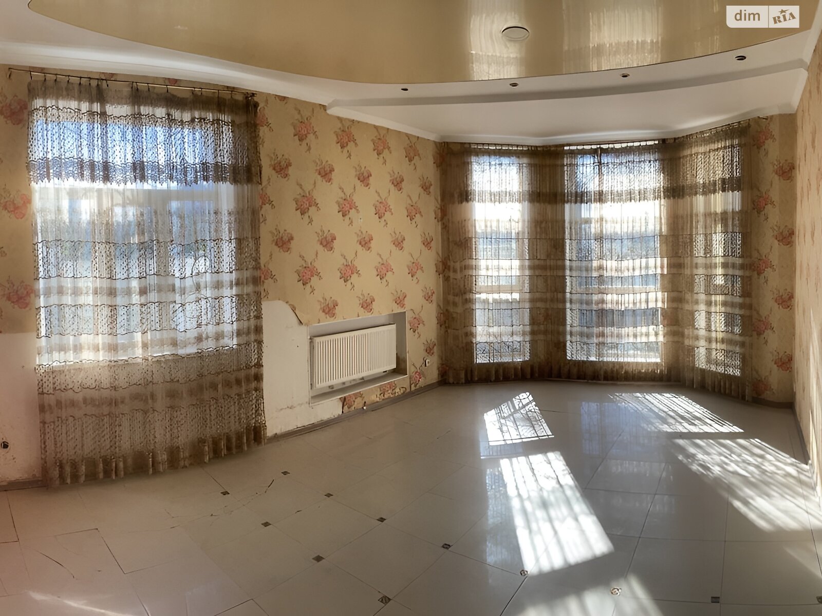 трехэтажный дом с верандой, 320 кв. м, кирпич. Продажа в Одессе фото 1 трехэтажный дом с верандой, 320 кв. м, кирпич. Продажа в Одессе фото 1