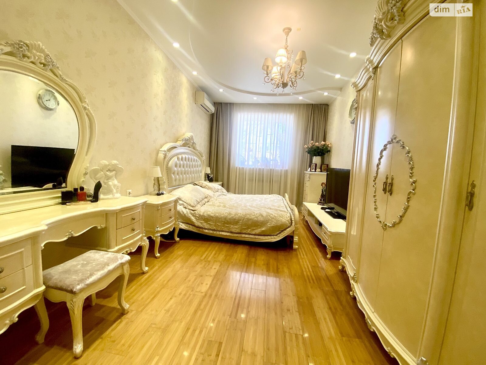 двухэтажный дом с мебелью, 197 кв. м, кирпич. Продажа в Одессе район Хаджибейский фото 1