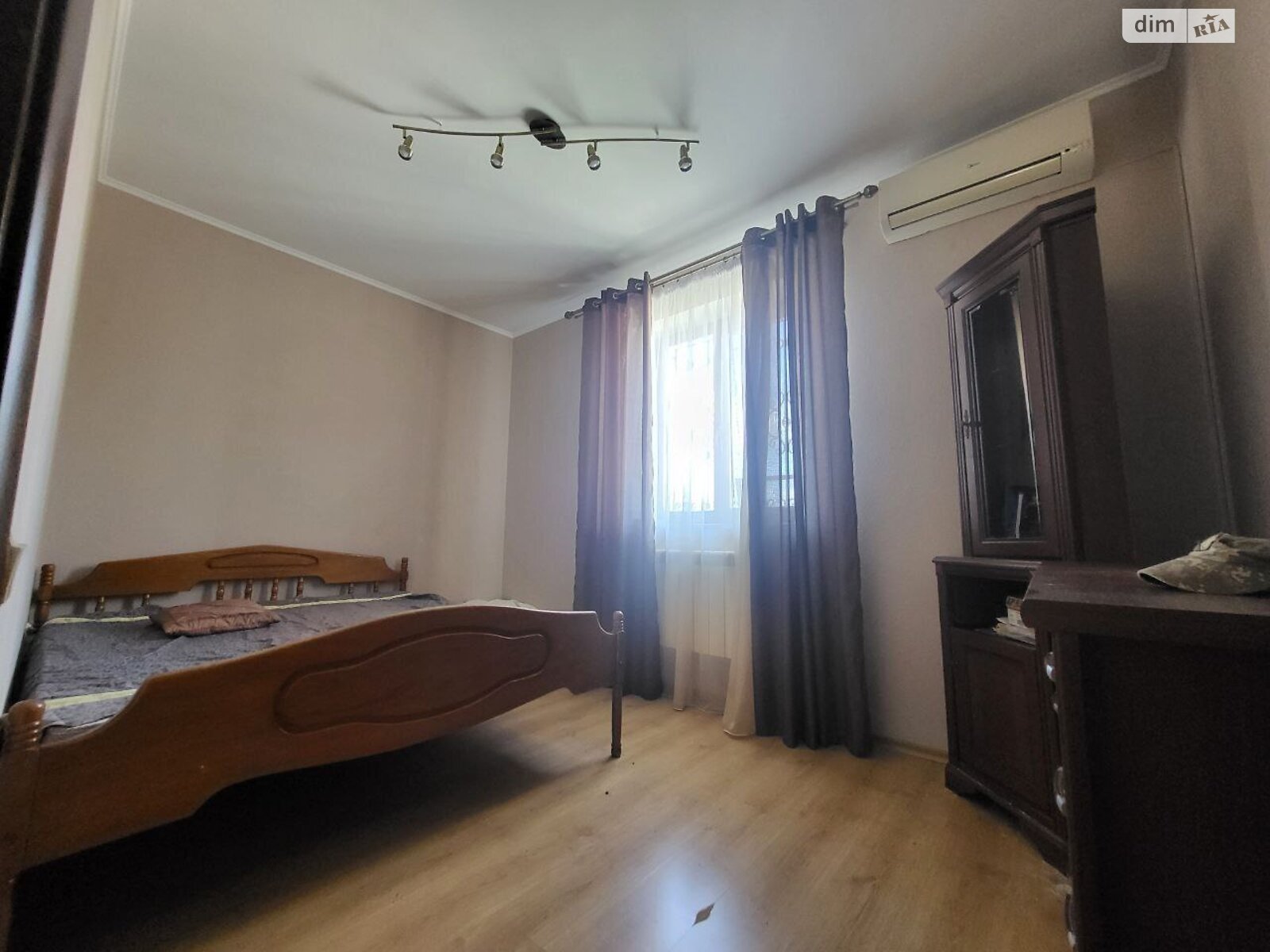 триповерховий будинок, 250 кв. м, цегла. Продаж у Одесі фото 1 триповерховий будинок, 250 кв. м, цегла. Продаж у Одесі фото 1