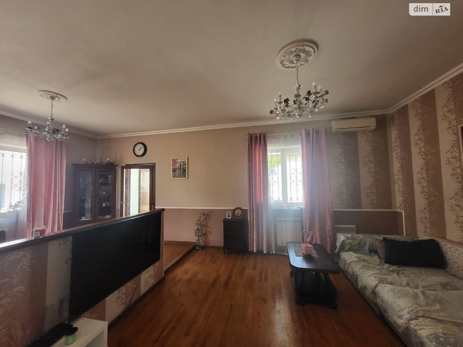 триповерховий будинок, 250 кв. м, цегла. Продаж у Одесі фото 1 триповерховий будинок, 250 кв. м, цегла. Продаж у Одесі фото 1