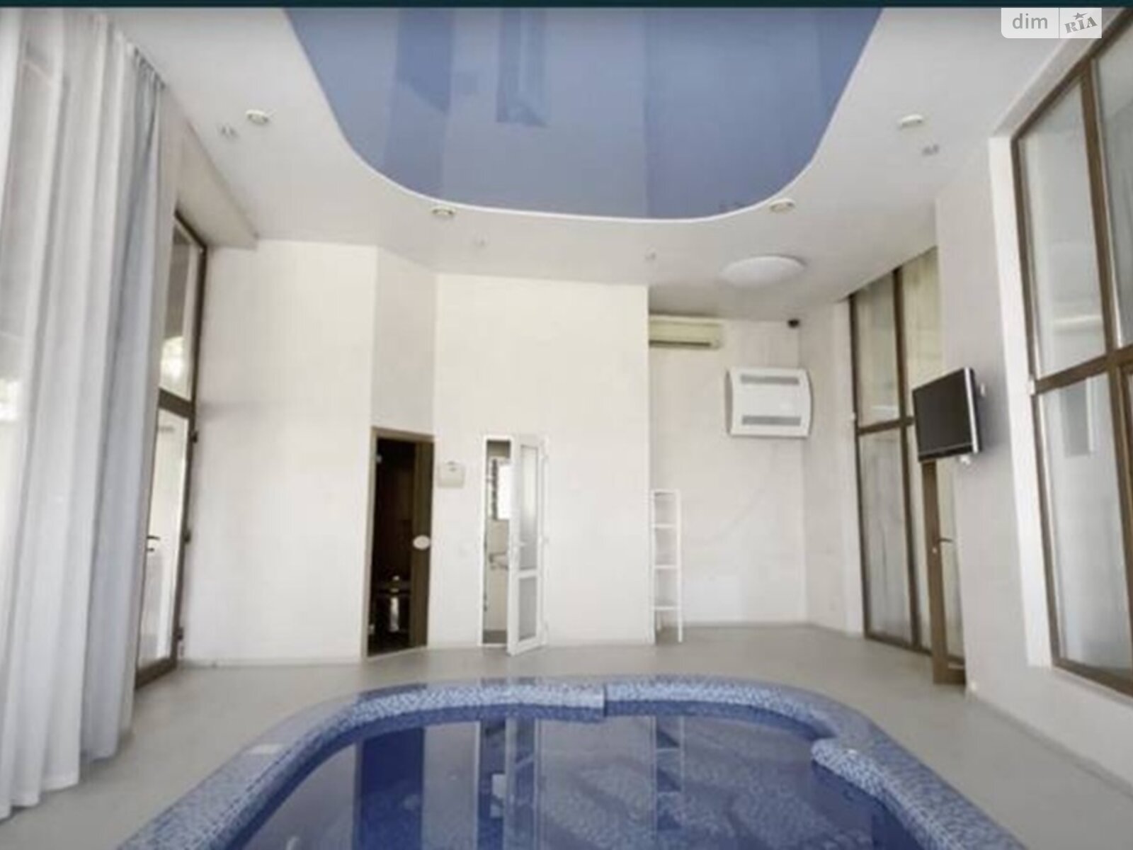 двоповерховий будинок з ремонтом, 460 кв. м, цегла. Продаж у Одесі фото 1 двоповерховий будинок з ремонтом, 460 кв. м, цегла. Продаж у Одесі фото 1