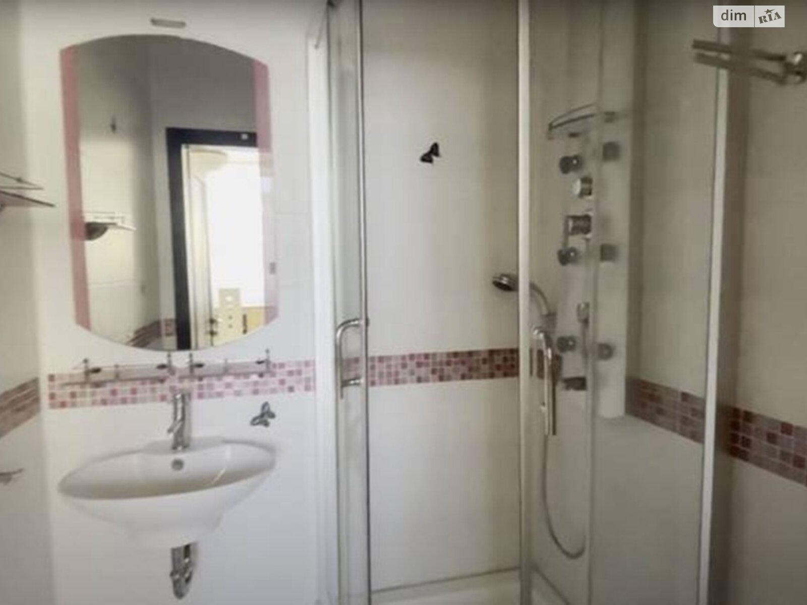 двоповерховий будинок з ремонтом, 460 кв. м, цегла. Продаж у Одесі фото 1 двоповерховий будинок з ремонтом, 460 кв. м, цегла. Продаж у Одесі фото 1