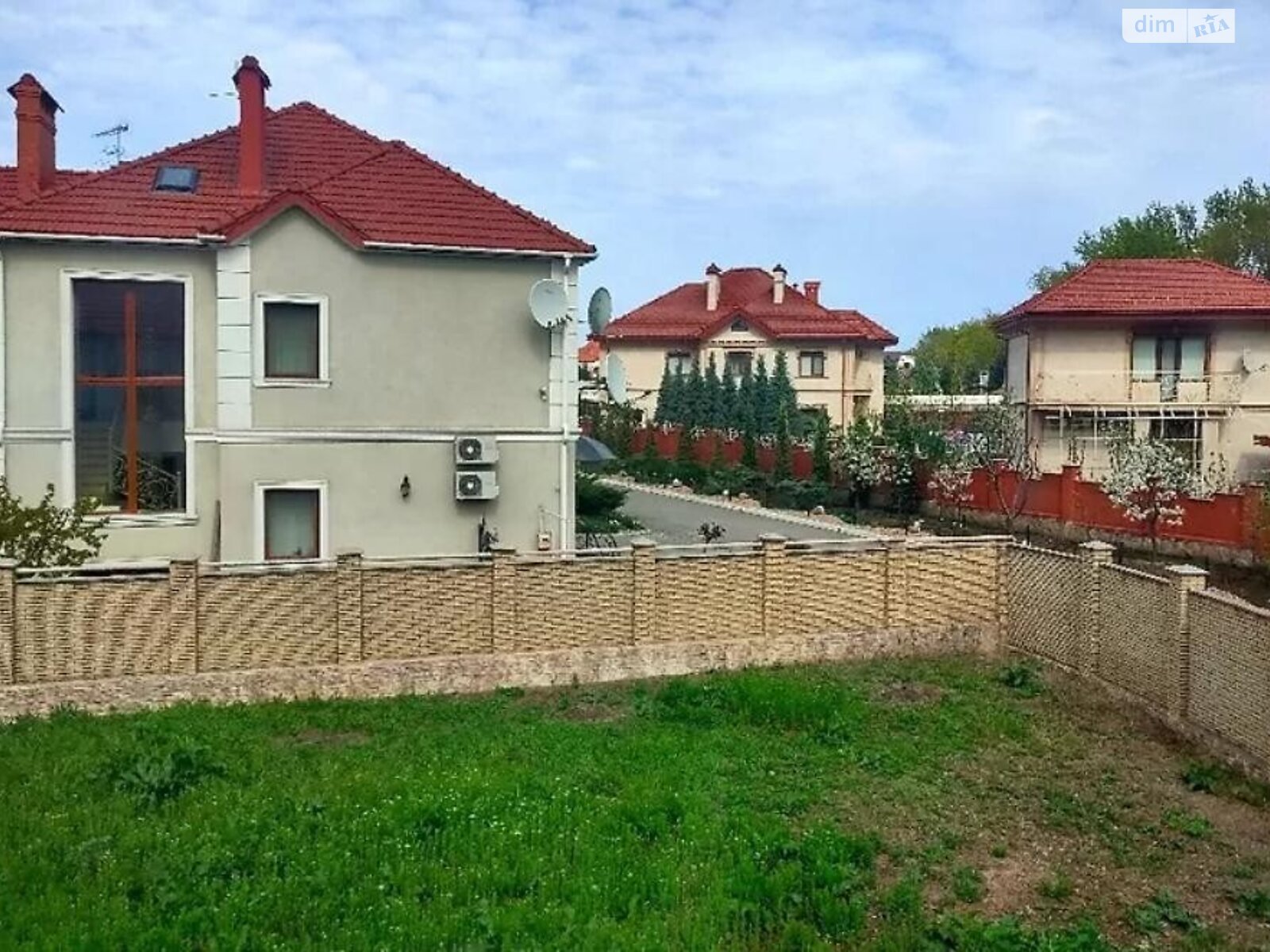 двухэтажный дом с балконом, 400 кв. м, кирпич. Продажа в Одессе район Овидиопольский фото 1