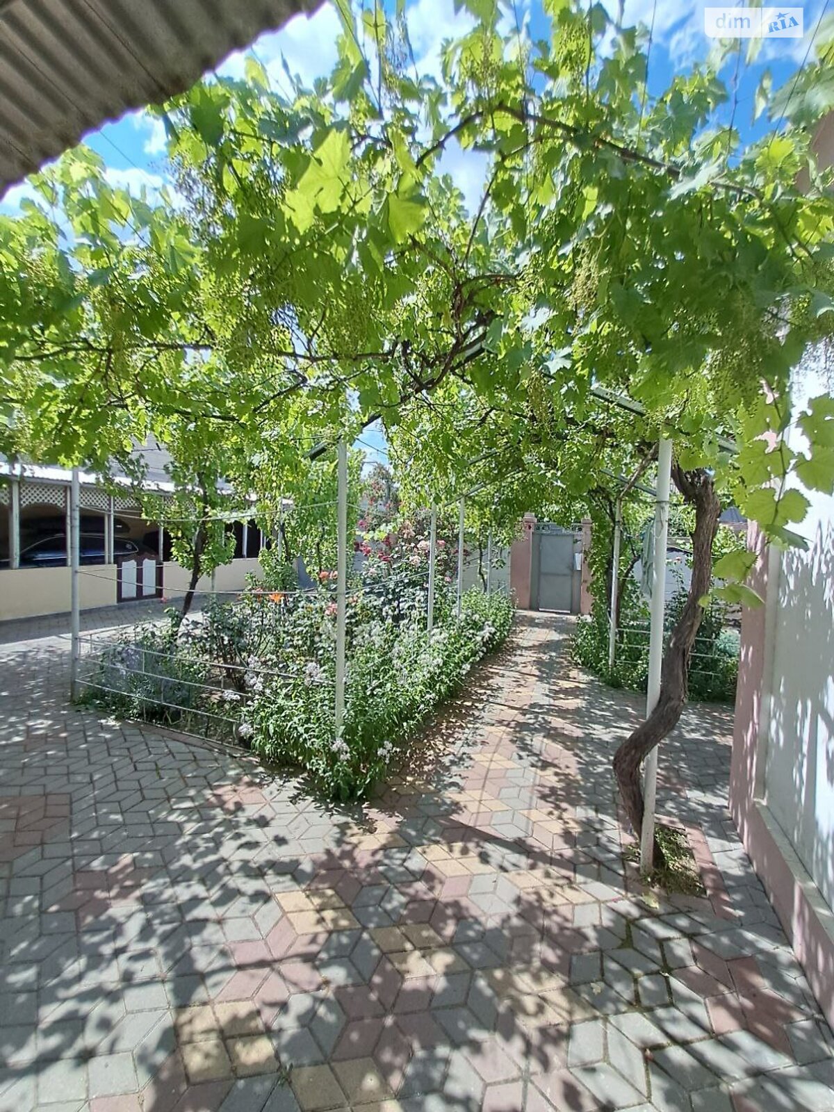 триповерховий будинок з гаражем, 228 кв. м, ракушняк. Продаж в Одесі, район Пересипський фото 1