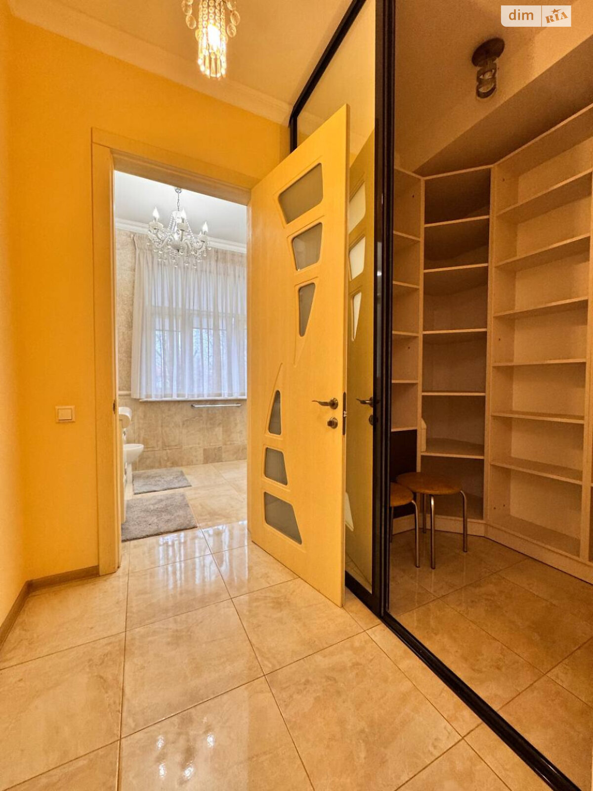 трехэтажный дом, 380 кв. м, ракушечник (ракушняк). Продажа в Одессе район Пересыпский фото 1 трехэтажный дом, 380 кв. м, ракушечник (ракушняк). Продажа в Одессе район Пересыпский фото 1