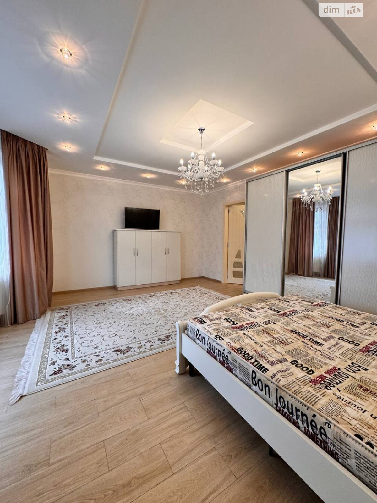 трехэтажный дом, 380 кв. м, ракушечник (ракушняк). Продажа в Одессе район Пересыпский фото 1 трехэтажный дом, 380 кв. м, ракушечник (ракушняк). Продажа в Одессе район Пересыпский фото 1