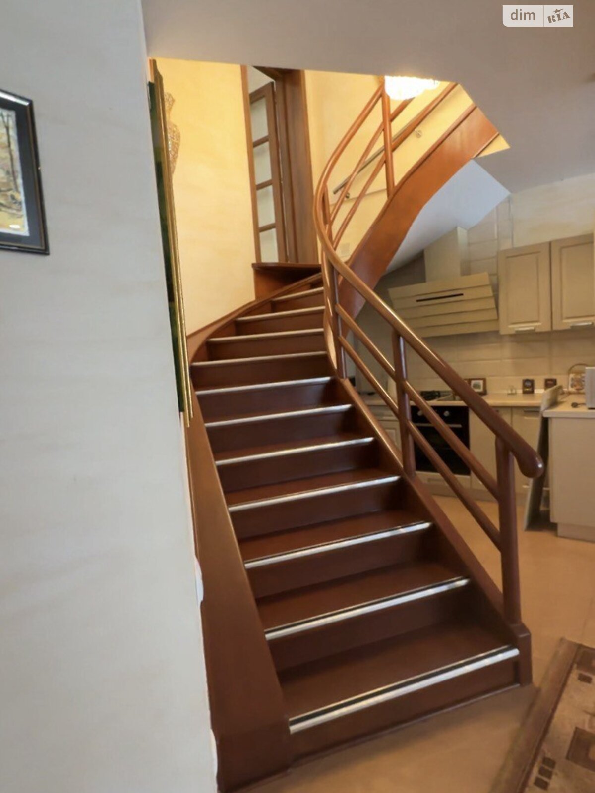 триповерховий будинок з опаленням, 210 кв. м, цегла. Продаж у Одесі фото 1 триповерховий будинок з опаленням, 210 кв. м, цегла. Продаж у Одесі фото 1