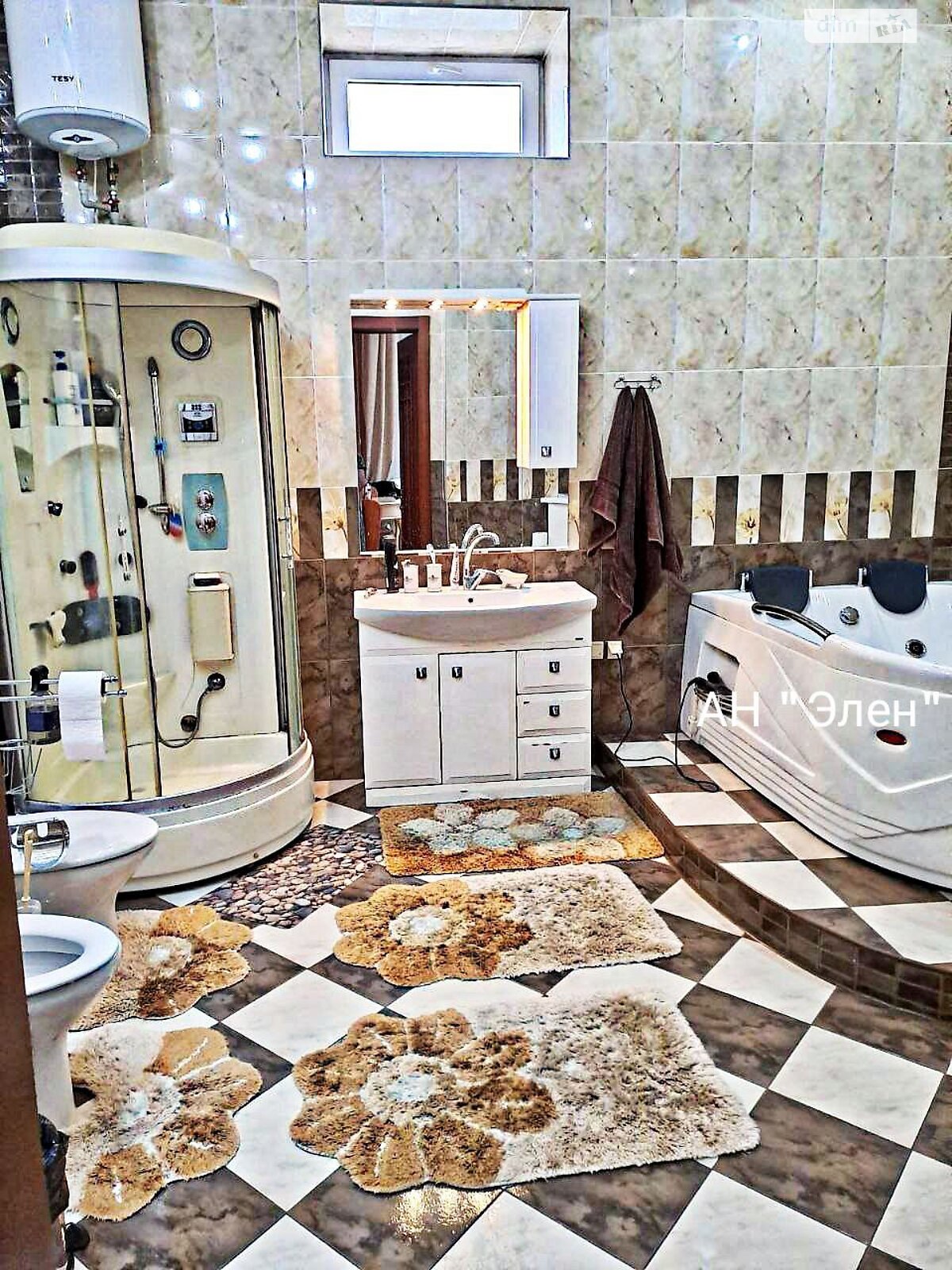 трехэтажный дом с гаражом, 523 кв. м, кирпич. Продажа в Одессе район Поселок Котовского фото 1 трехэтажный дом с гаражом, 523 кв. м, кирпич. Продажа в Одессе район Поселок Котовского фото 1