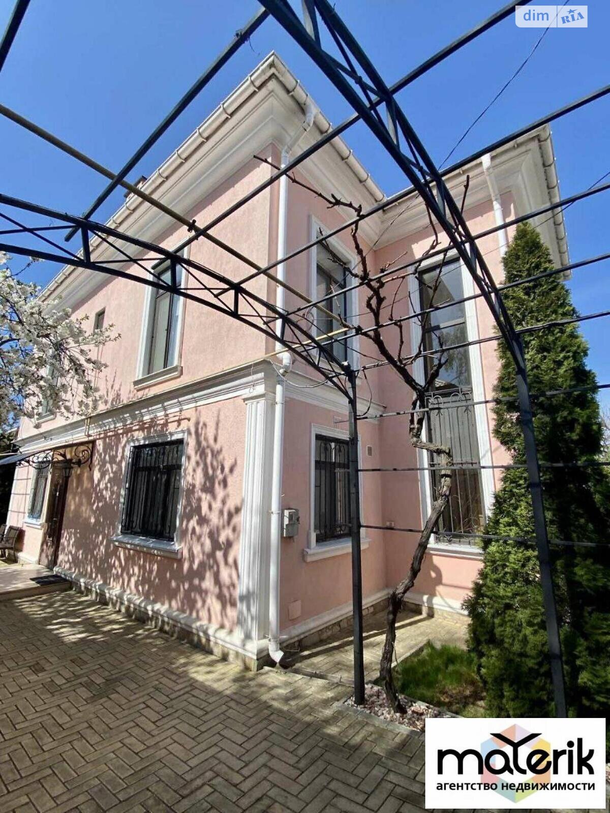 двухэтажный дом с гаражом, 171.2 кв. м, кирпич. Продажа в Одессе район Поселок Котовского фото 1 двухэтажный дом с гаражом, 171.2 кв. м, кирпич. Продажа в Одессе район Поселок Котовского фото 1