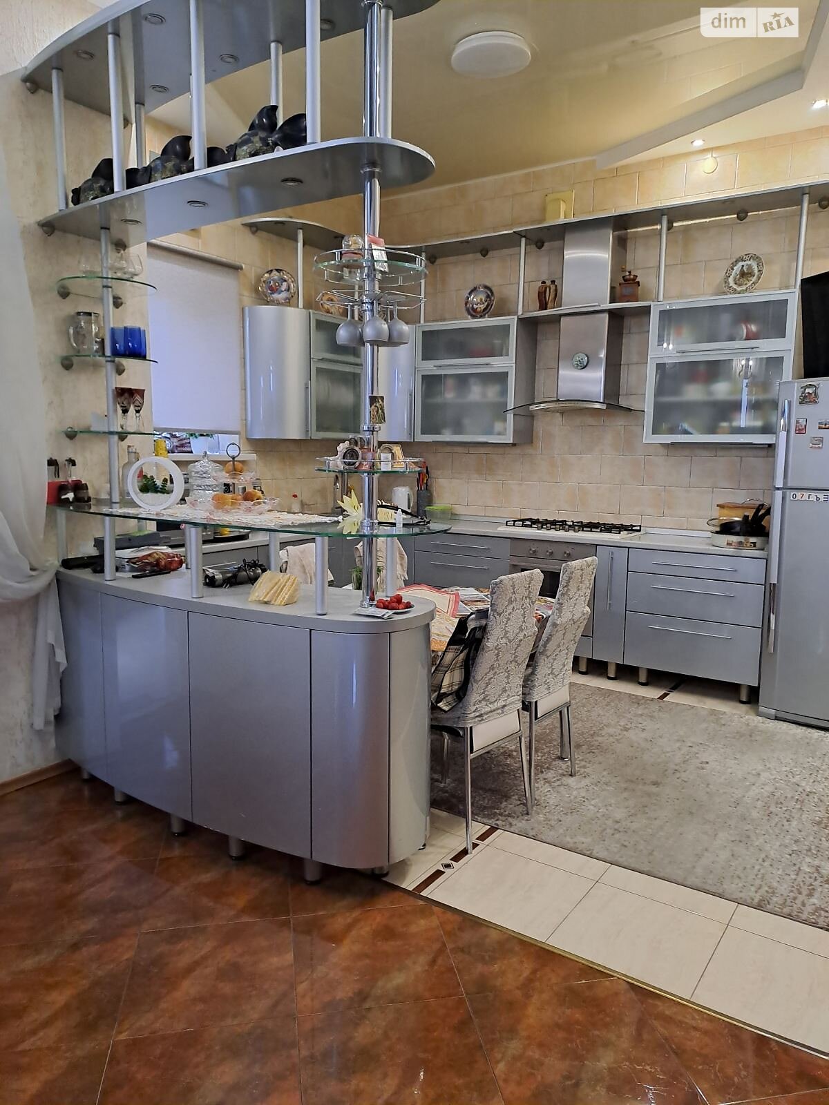 триповерховий будинок з верандою, 523 кв. м, цегла. Продаж в Одесі, район Містечко Котовського фото 1 триповерховий будинок з верандою, 523 кв. м, цегла. Продаж в Одесі, район Містечко Котовського фото 1
