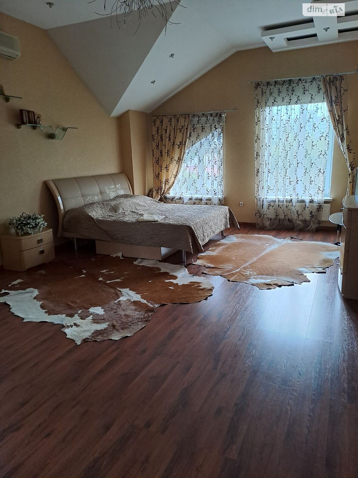 триповерховий будинок з верандою, 523 кв. м, цегла. Продаж в Одесі, район Містечко Котовського фото 1 триповерховий будинок з верандою, 523 кв. м, цегла. Продаж в Одесі, район Містечко Котовського фото 1