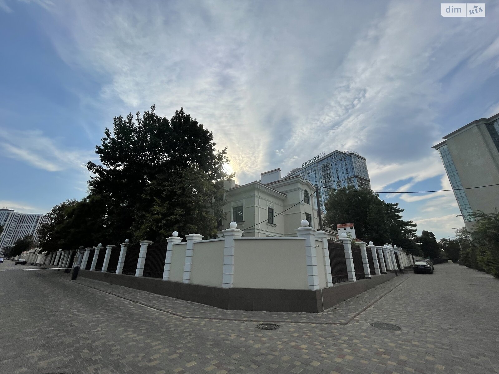 трехэтажный дом, 622 кв. м, кирпич. Продажа в Одессе район Приморский фото 1