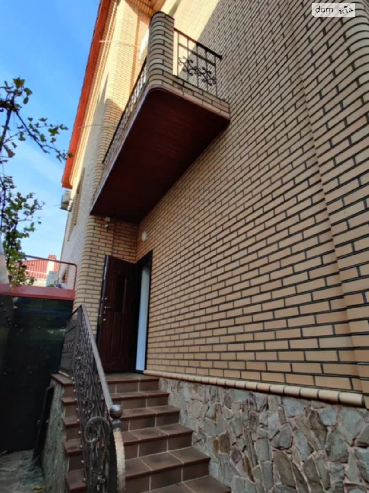 трехэтажный дом с гаражом, 145.8 кв. м, кирпич. Продажа в Одессе район Приморский фото 1 трехэтажный дом с гаражом, 145.8 кв. м, кирпич. Продажа в Одессе район Приморский фото 1