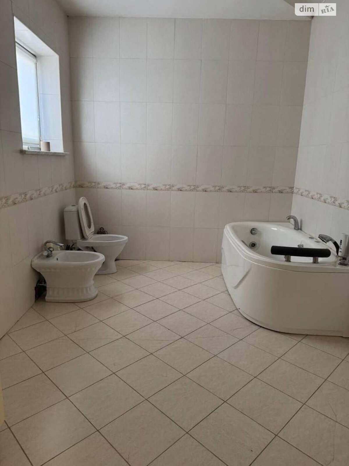 трехэтажный дом с гаражом, 310 кв. м, монолитно-каркасный. Продажа в Одессе район Приморский фото 1
