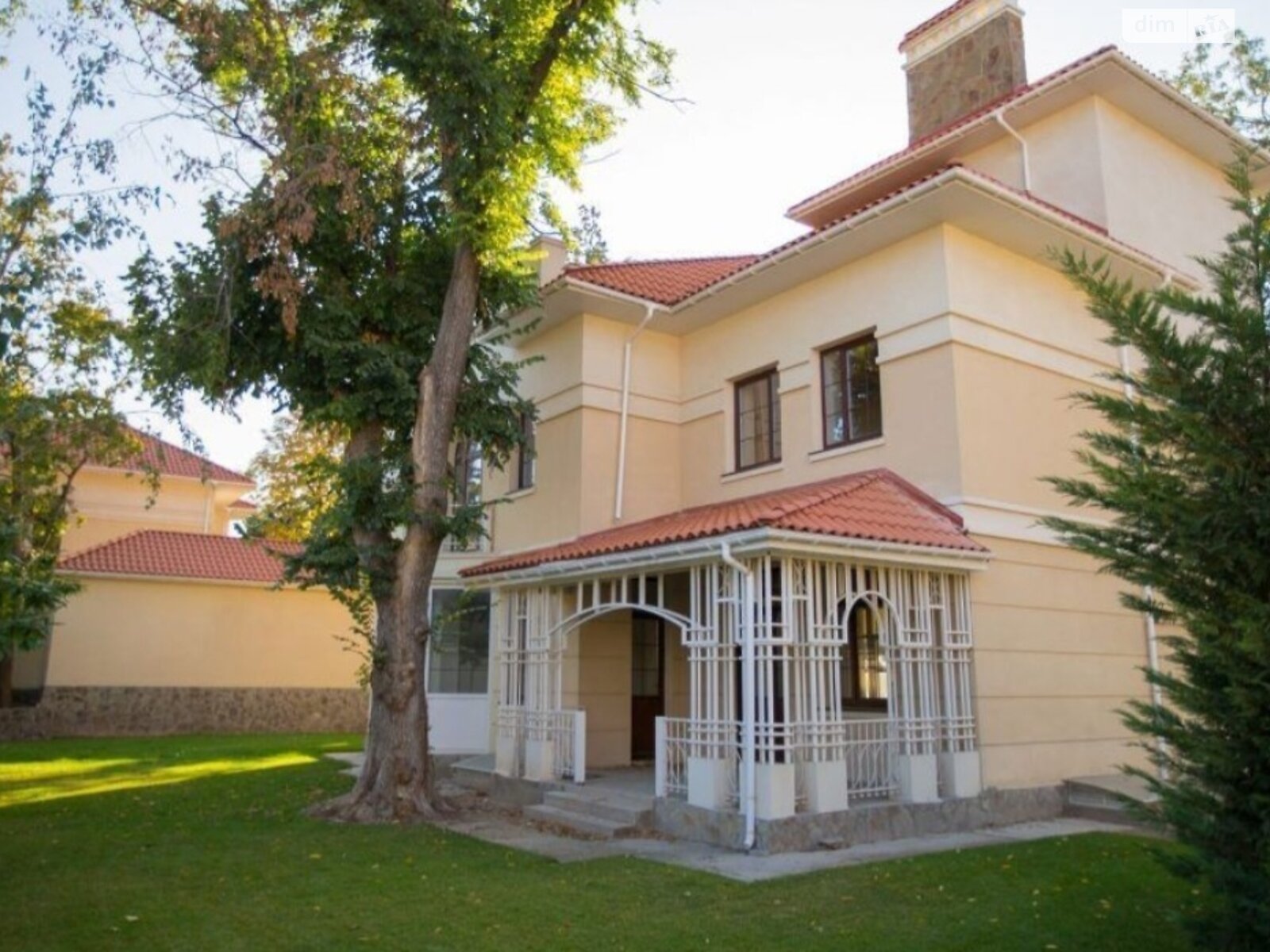 трехэтажный дом с гаражом, 444 кв. м, кирпич. Продажа в Одессе район Приморский фото 1 трехэтажный дом с гаражом, 444 кв. м, кирпич. Продажа в Одессе район Приморский фото 1