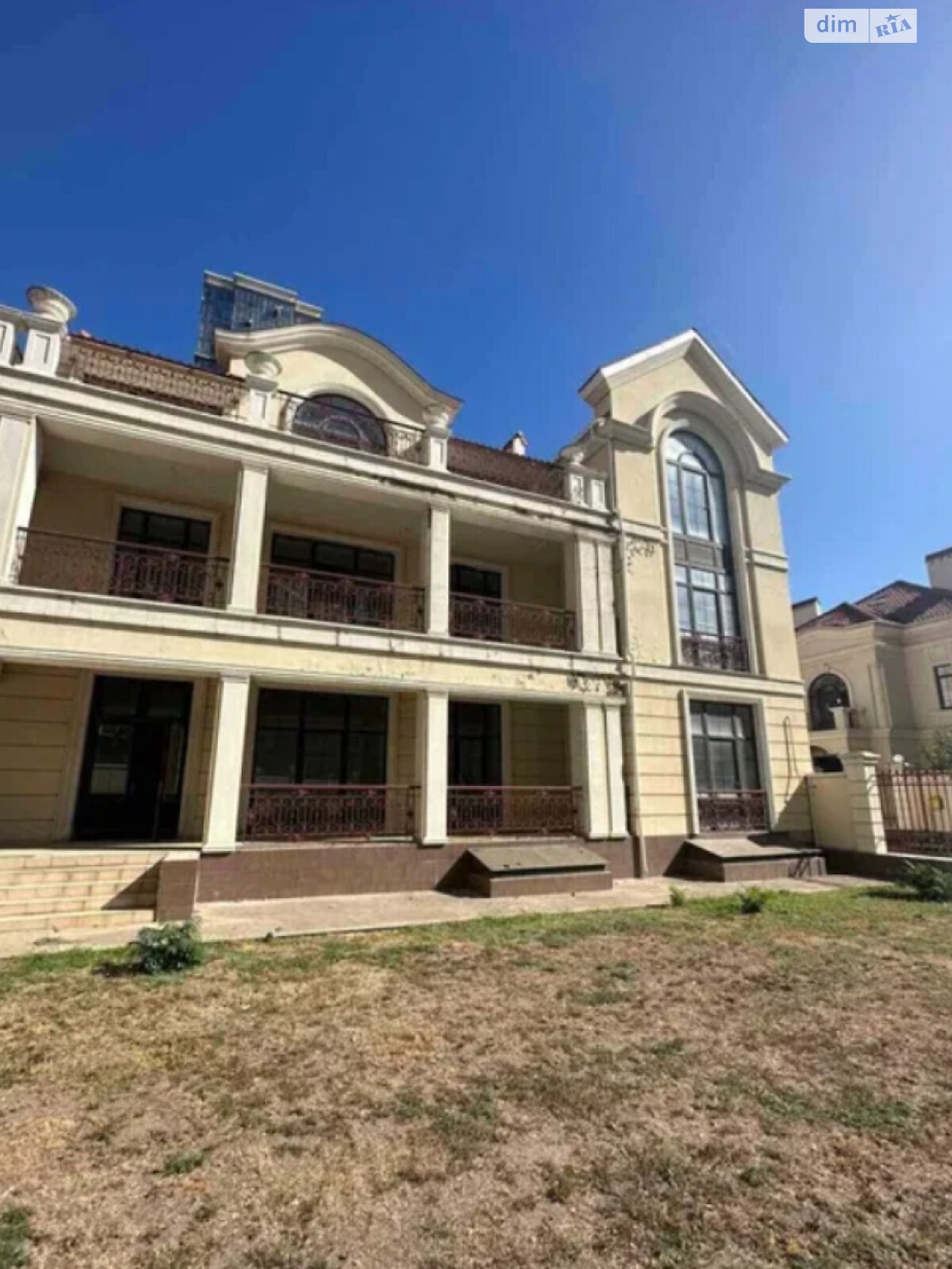 триповерховий будинок, 670 кв. м, кирпич. Продаж в Одесі, район Приморський фото 1 триповерховий будинок, 670 кв. м, кирпич. Продаж в Одесі, район Приморський фото 1