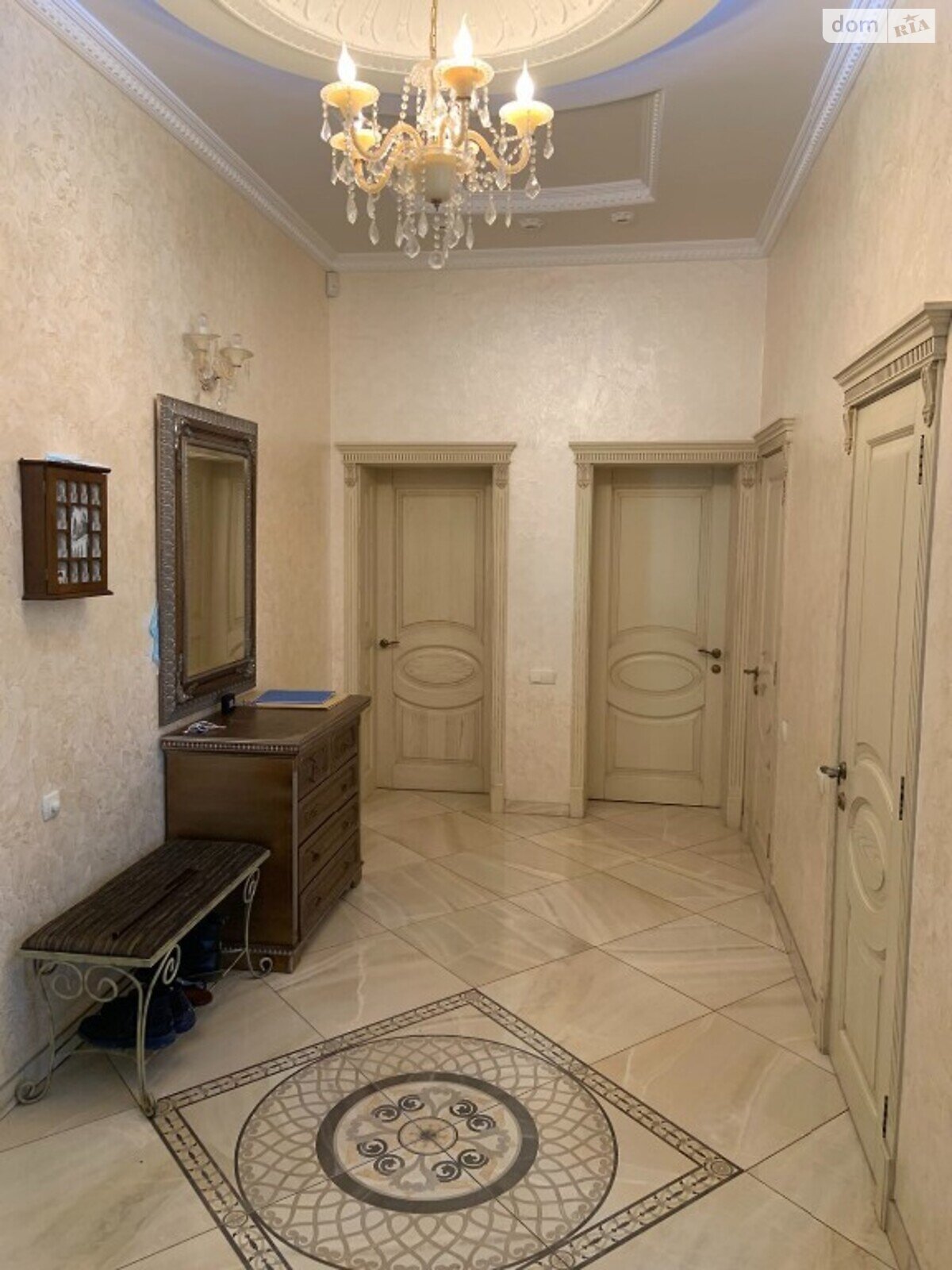 двухэтажный дом с ремонтом, 380 кв. м, кирпич. Продажа в Одессе район Приморский фото 1
