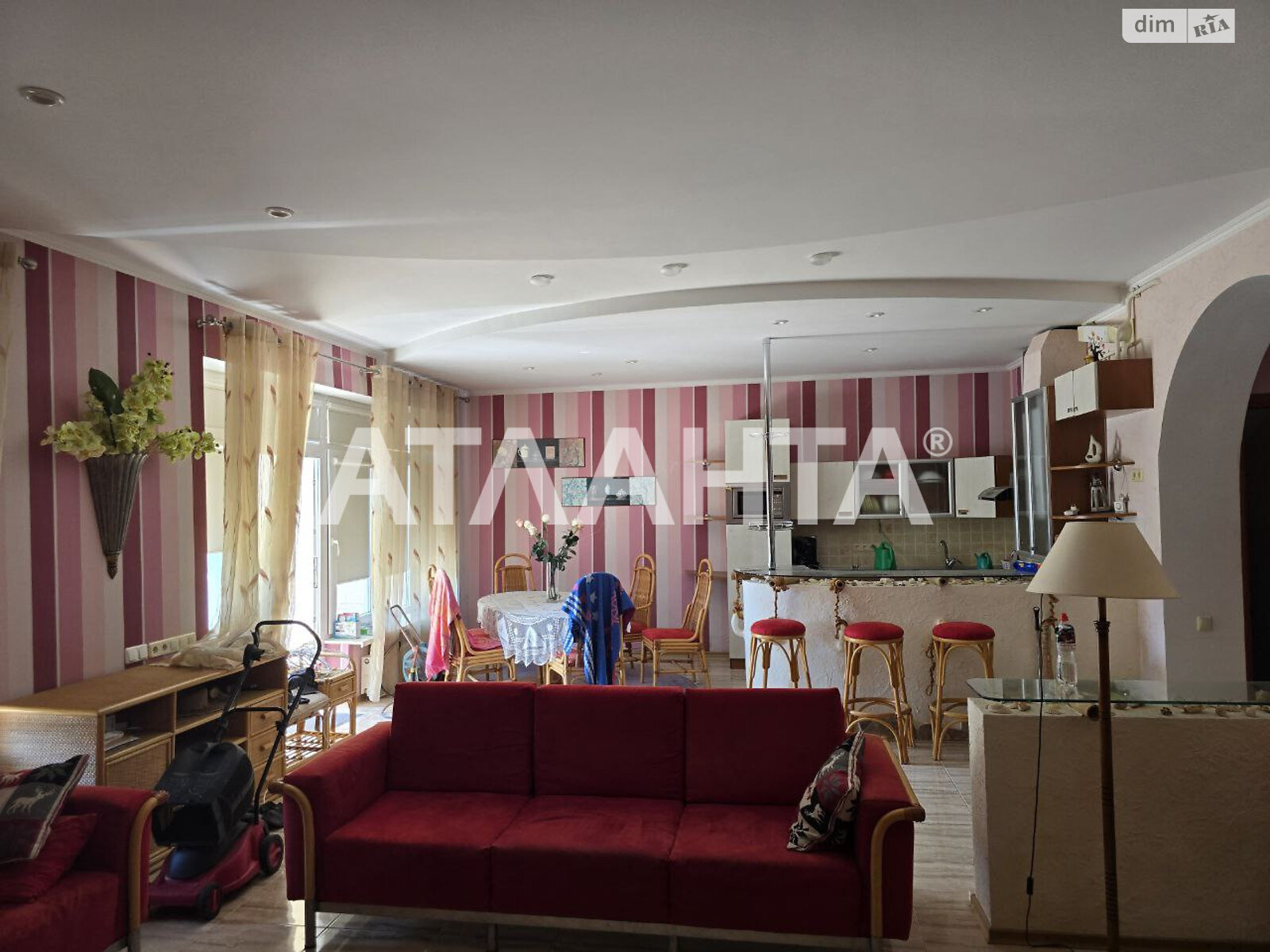 трехэтажный дом, 287 кв. м, кирпич. Продажа в Одессе район Приморский фото 1 трехэтажный дом, 287 кв. м, кирпич. Продажа в Одессе район Приморский фото 1