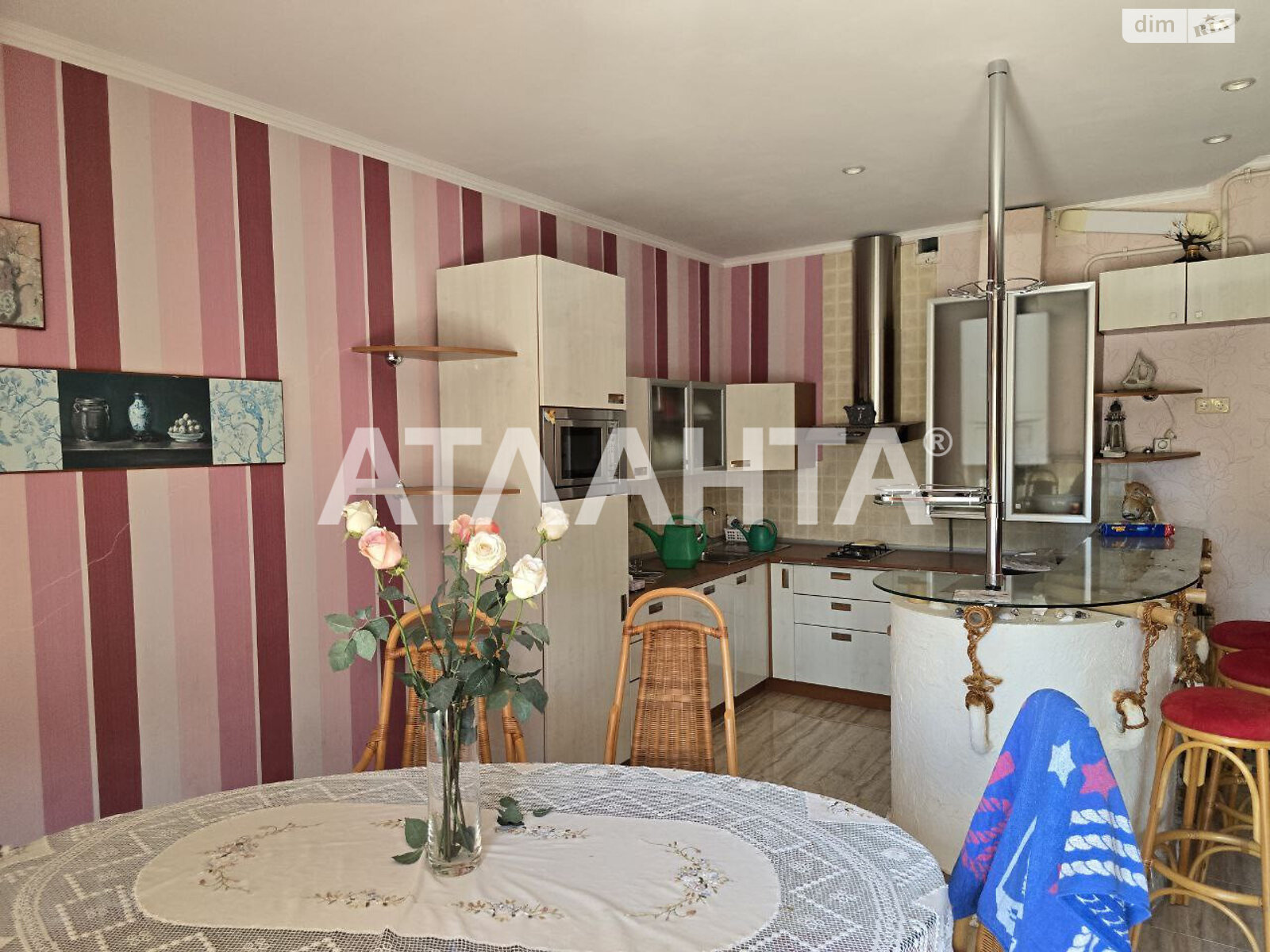 трехэтажный дом, 287 кв. м, кирпич. Продажа в Одессе район Приморский фото 1 трехэтажный дом, 287 кв. м, кирпич. Продажа в Одессе район Приморский фото 1