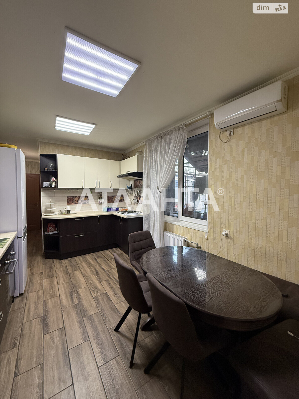 двухэтажный дом с ремонтом, 138 кв. м, газобетон. Продажа в Одессе район Слободка фото 1 двухэтажный дом с ремонтом, 138 кв. м, газобетон. Продажа в Одессе район Слободка фото 1