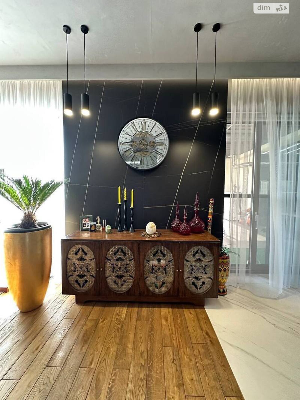 двухэтажный дом с гаражом, 280 кв. м, кирпич. Продажа в Одессе район Совиньон фото 1 двухэтажный дом с гаражом, 280 кв. м, кирпич. Продажа в Одессе район Совиньон фото 1