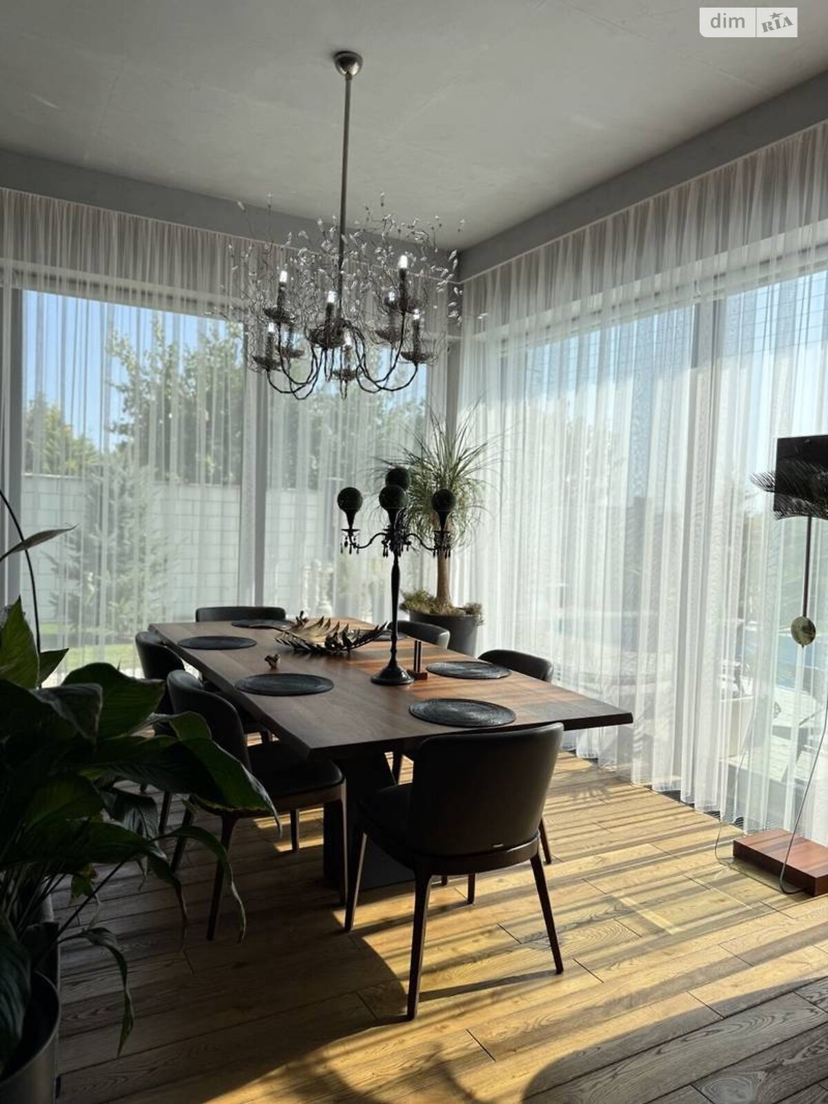 двухэтажный дом с гаражом, 280 кв. м, кирпич. Продажа в Одессе район Совиньон фото 1 двухэтажный дом с гаражом, 280 кв. м, кирпич. Продажа в Одессе район Совиньон фото 1