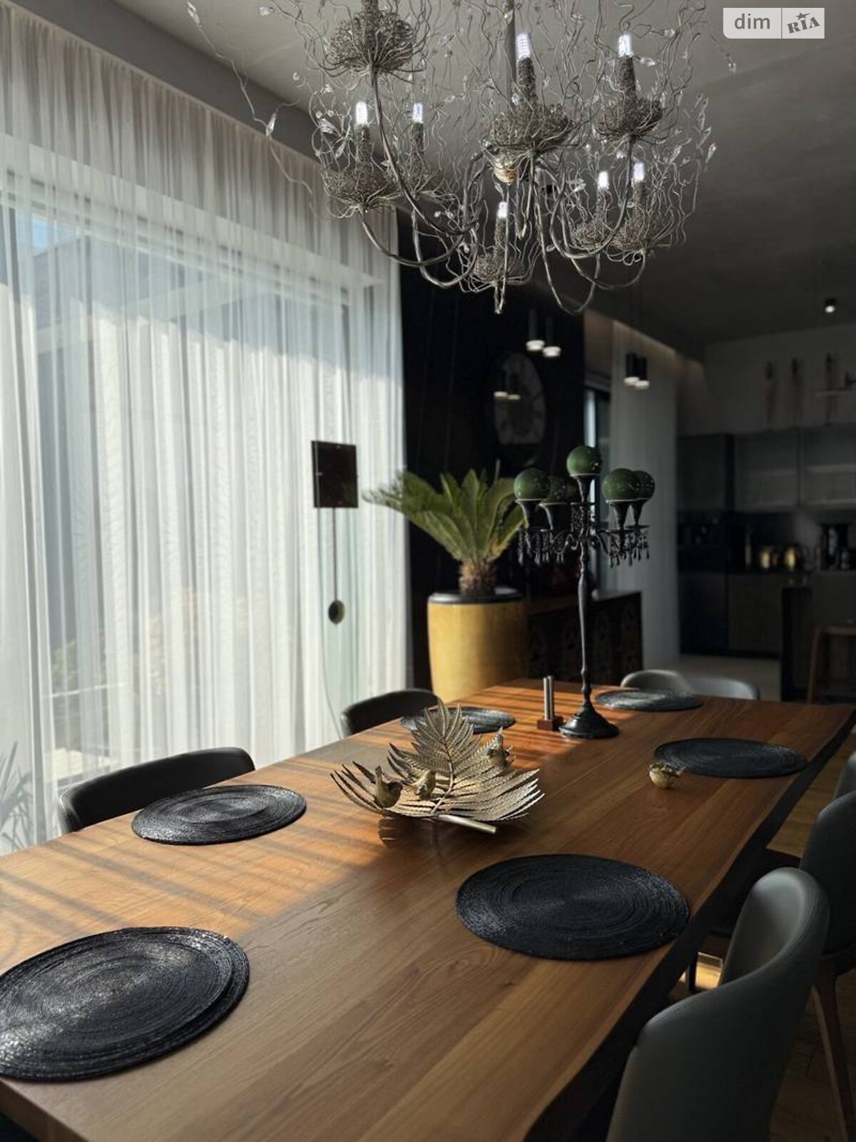 двухэтажный дом с гаражом, 280 кв. м, кирпич. Продажа в Одессе район Совиньон фото 1 двухэтажный дом с гаражом, 280 кв. м, кирпич. Продажа в Одессе район Совиньон фото 1