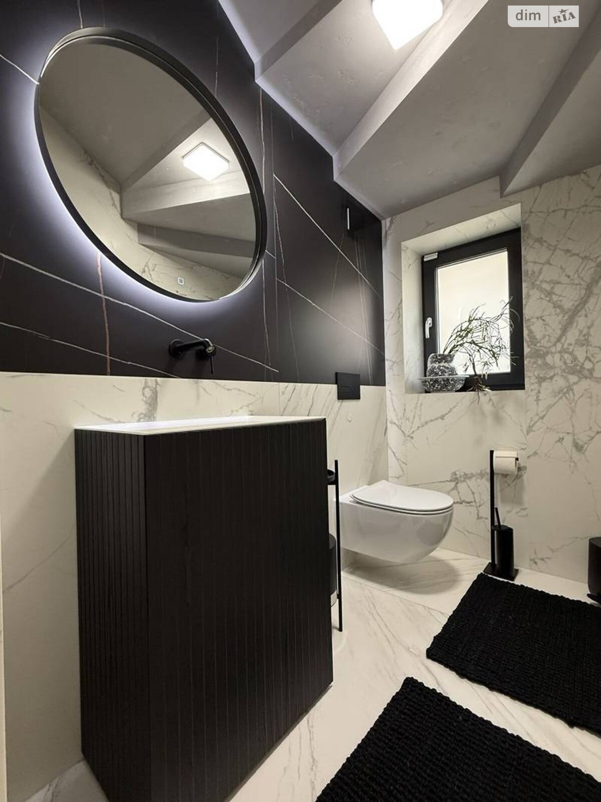 двухэтажный дом с гаражом, 280 кв. м, кирпич. Продажа в Одессе район Совиньон фото 1 двухэтажный дом с гаражом, 280 кв. м, кирпич. Продажа в Одессе район Совиньон фото 1