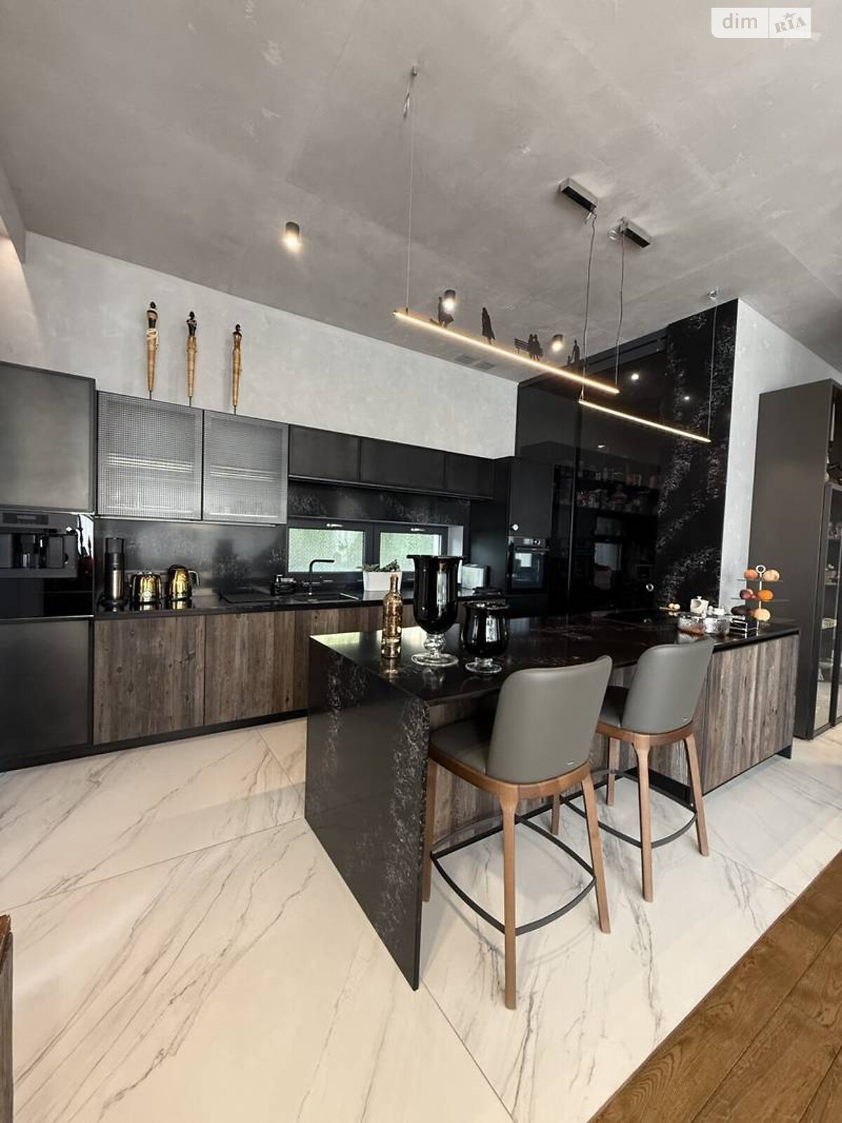 двухэтажный дом с гаражом, 280 кв. м, кирпич. Продажа в Одессе район Совиньон фото 1 двухэтажный дом с гаражом, 280 кв. м, кирпич. Продажа в Одессе район Совиньон фото 1