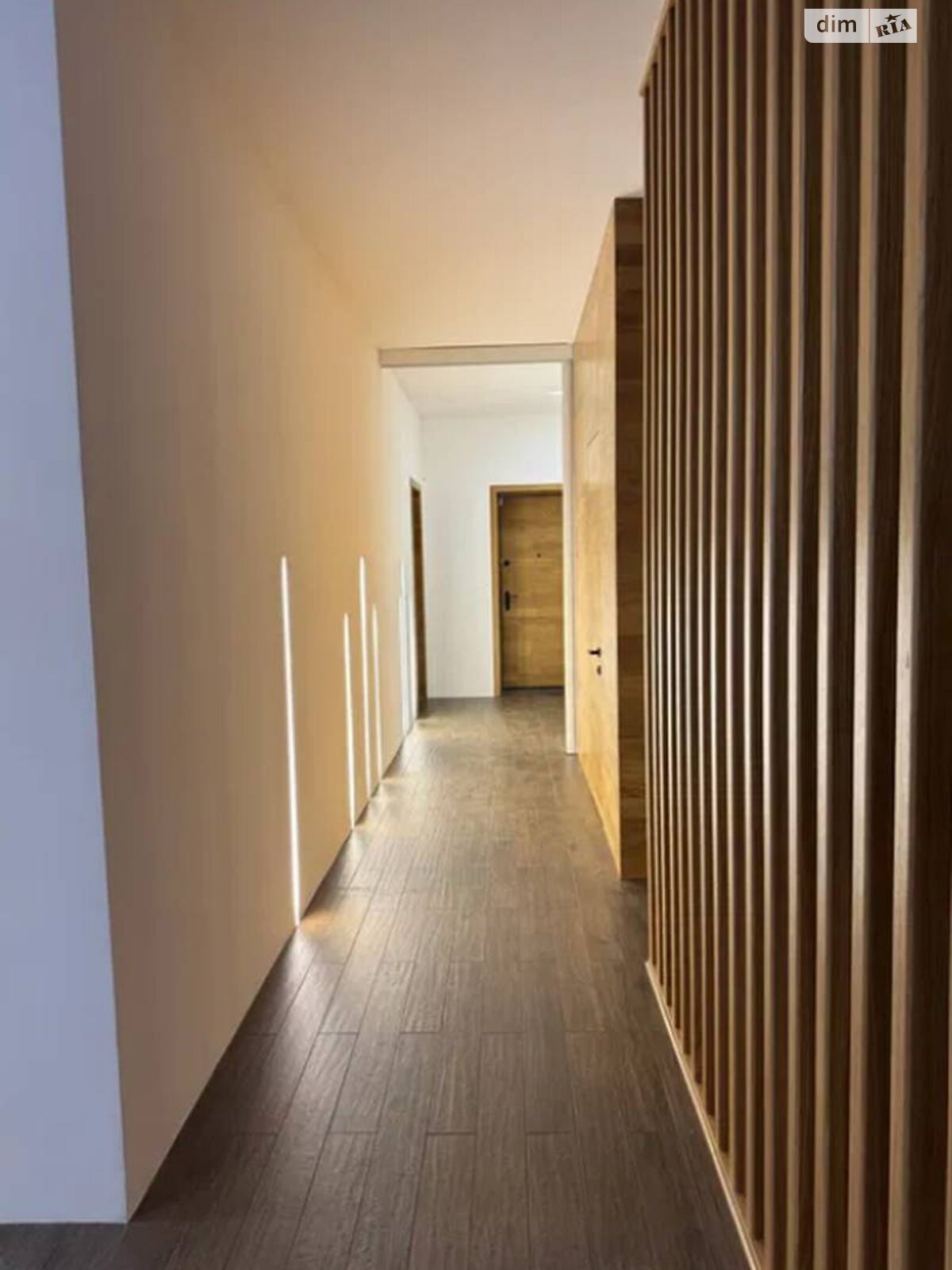 двухэтажный дом с гаражом, 240 кв. м, кирпич. Продажа в Одессе район Совиньон фото 1 двухэтажный дом с гаражом, 240 кв. м, кирпич. Продажа в Одессе район Совиньон фото 1