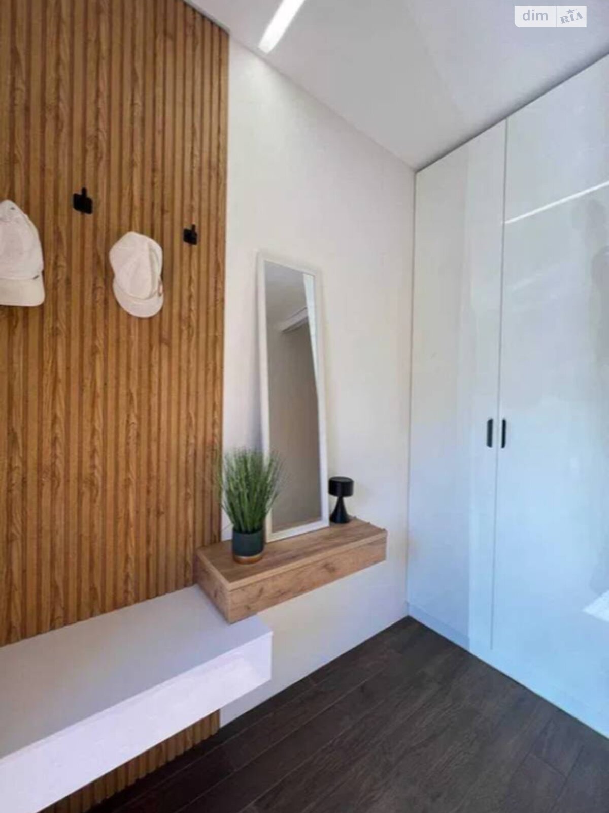 двухэтажный дом с гаражом, 240 кв. м, кирпич. Продажа в Одессе район Совиньон фото 1 двухэтажный дом с гаражом, 240 кв. м, кирпич. Продажа в Одессе район Совиньон фото 1