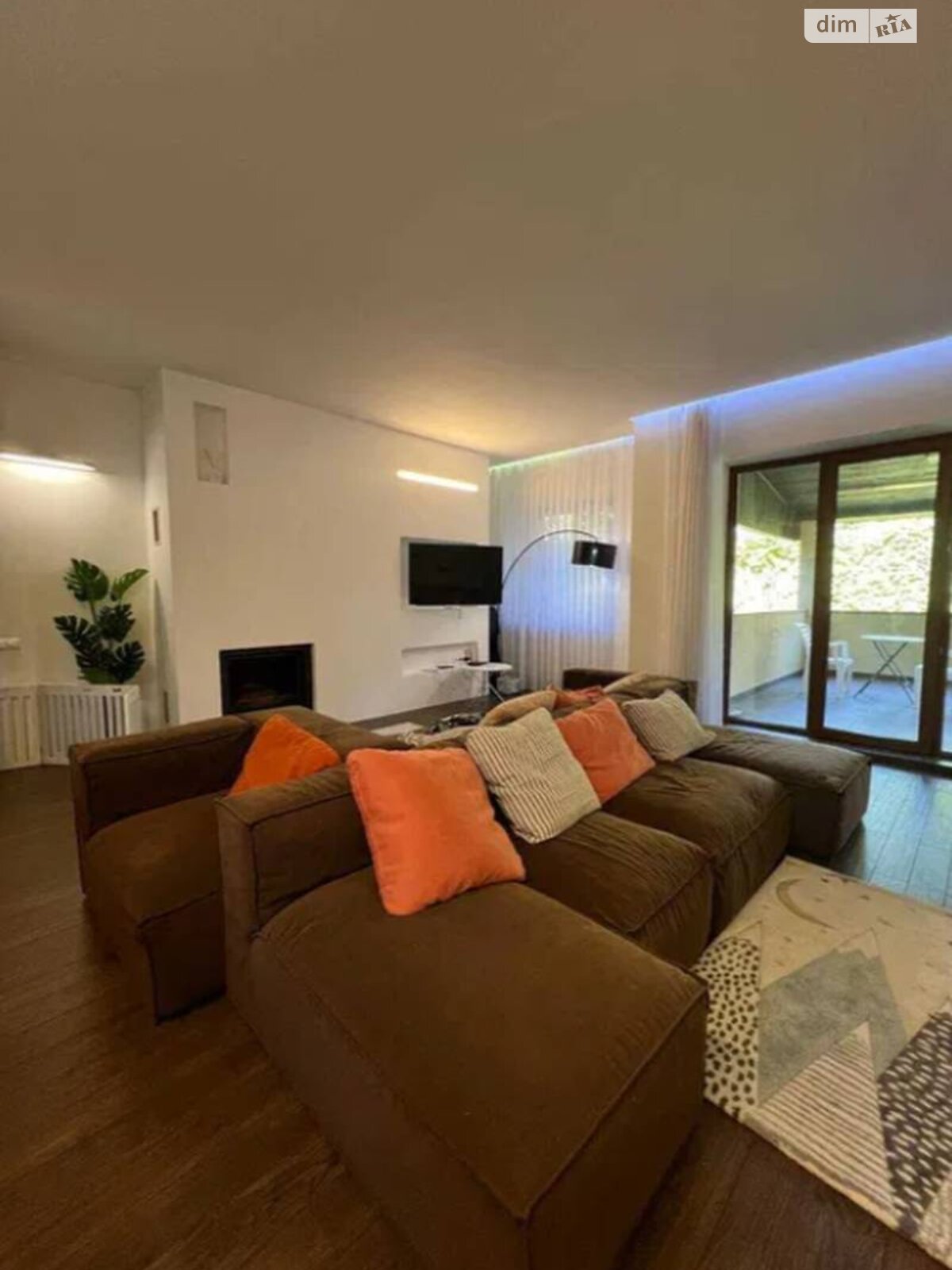 двухэтажный дом с гаражом, 240 кв. м, кирпич. Продажа в Одессе район Совиньон фото 1 двухэтажный дом с гаражом, 240 кв. м, кирпич. Продажа в Одессе район Совиньон фото 1