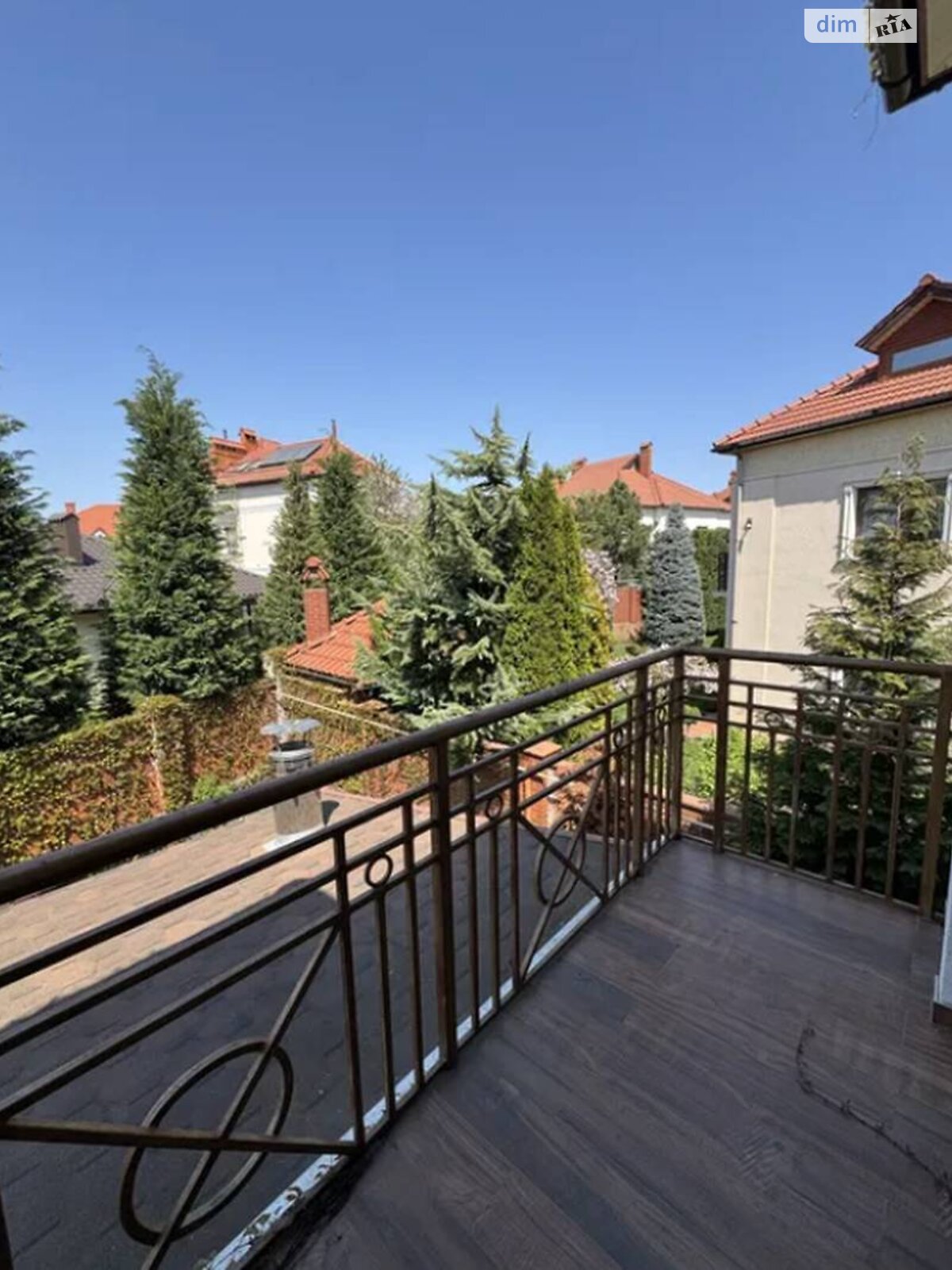 двухэтажный дом с гаражом, 240 кв. м, кирпич. Продажа в Одессе район Совиньон фото 1 двухэтажный дом с гаражом, 240 кв. м, кирпич. Продажа в Одессе район Совиньон фото 1